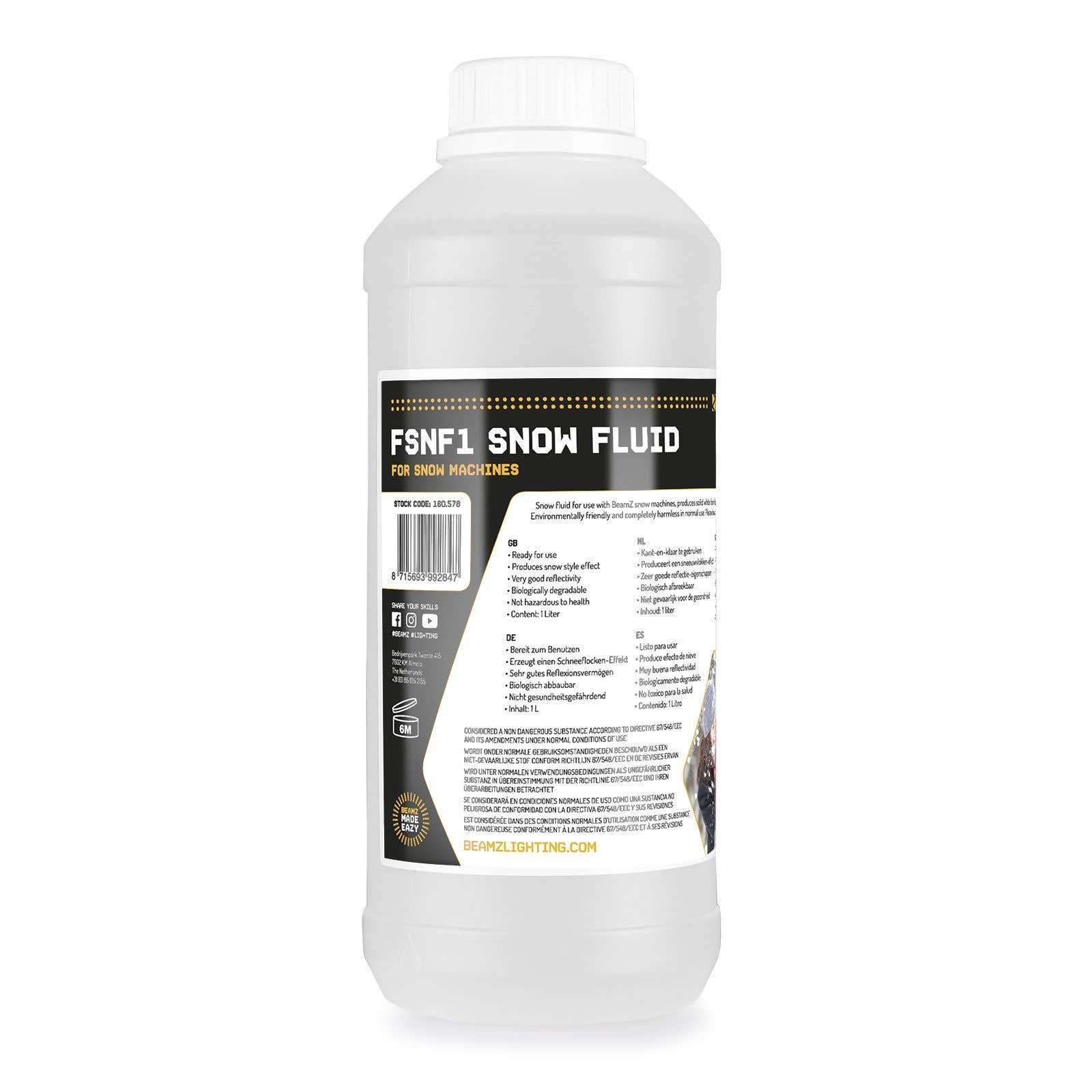 Botella plástica transparente de fluido de nieve. La etiqueta dice 'FSNF1 Snow Fluid for Snow Machines'.
