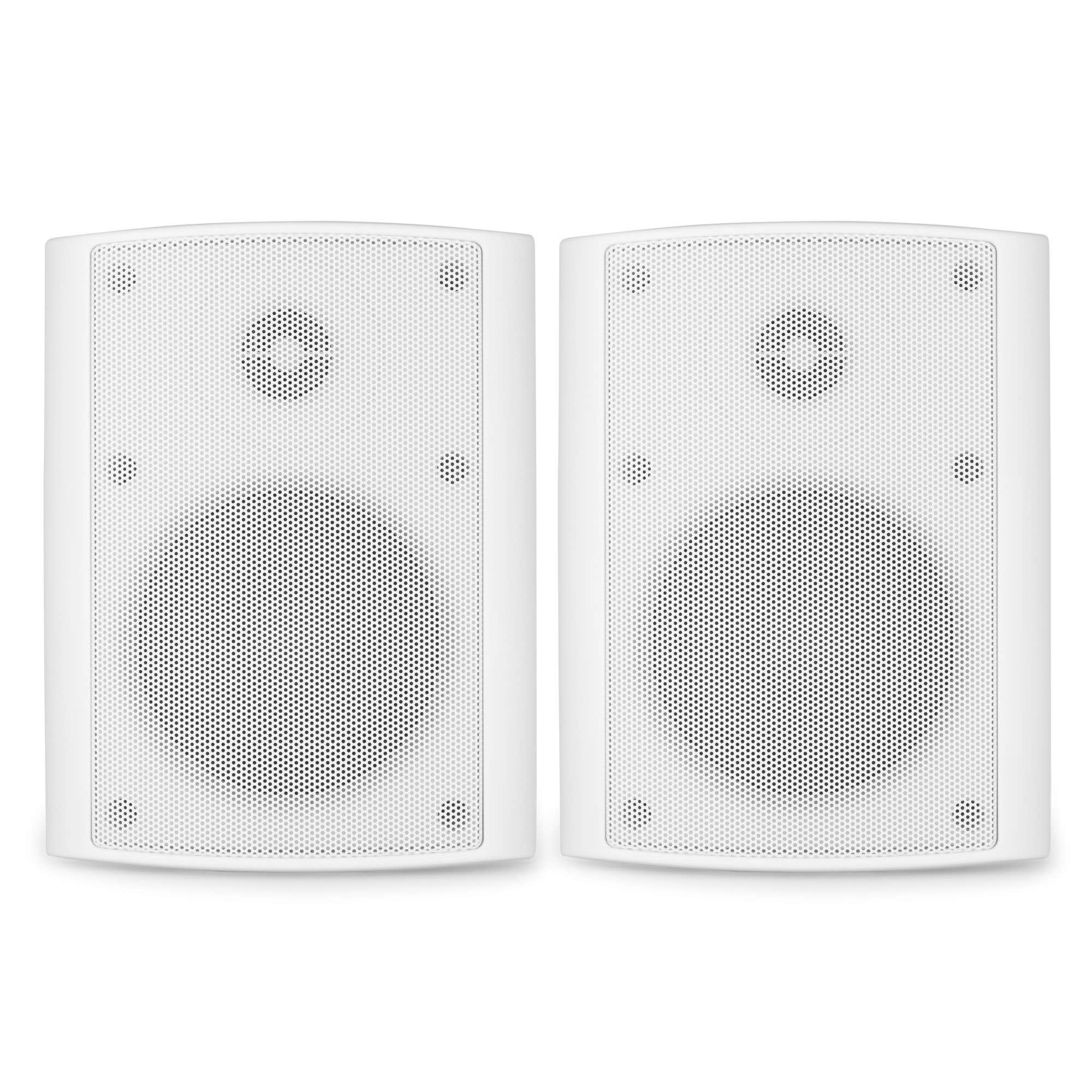 Dos altavoces blancos con frentes perforados. Cada uno tiene un altavoz central y perforaciones más pequeñas arriba y abajo.