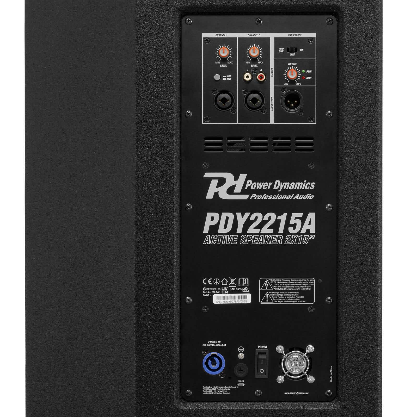 Panel trasero de altavoz negro con controles, botón de encendido y ventilador.