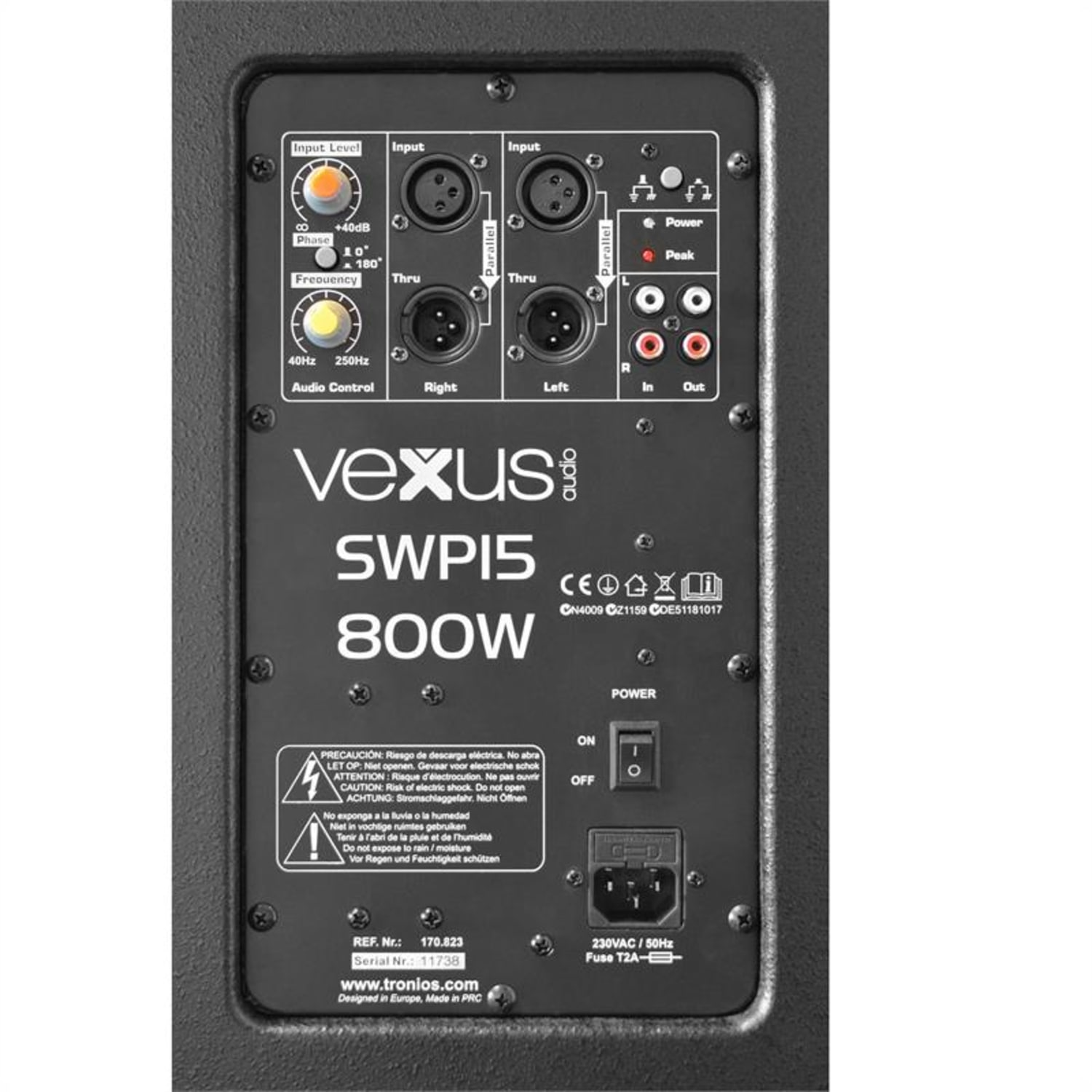 Panel trasero negro del altavoz con controles, entradas y la marca Vexus Audio. Incluye ajustes de potencia, frecuencia y nivel de entrada.