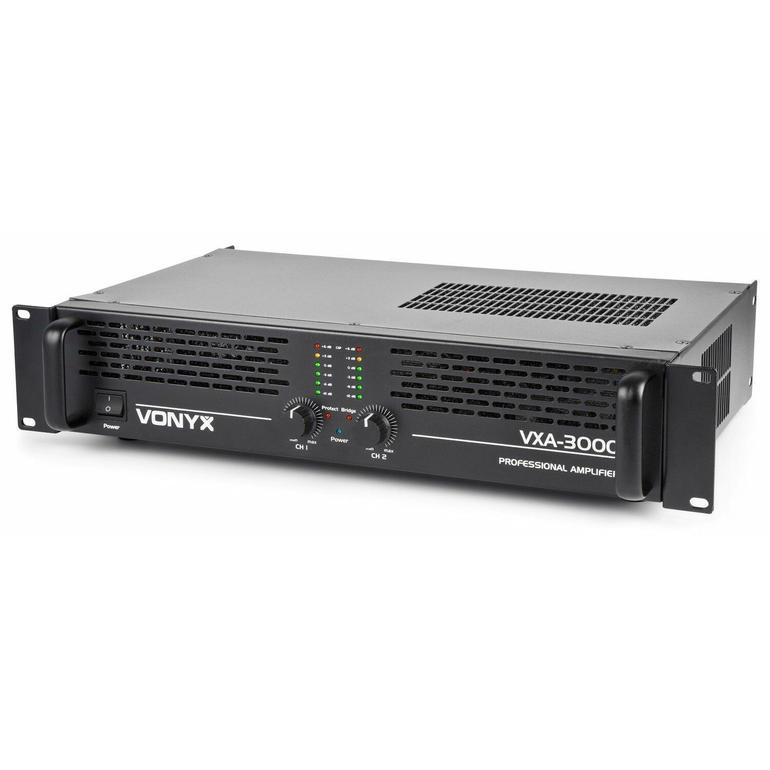 Un amplificador profesional Vonyx VXA-300C negro con botones de encendido, diales y luces indicadoras sobre fondo blanco.