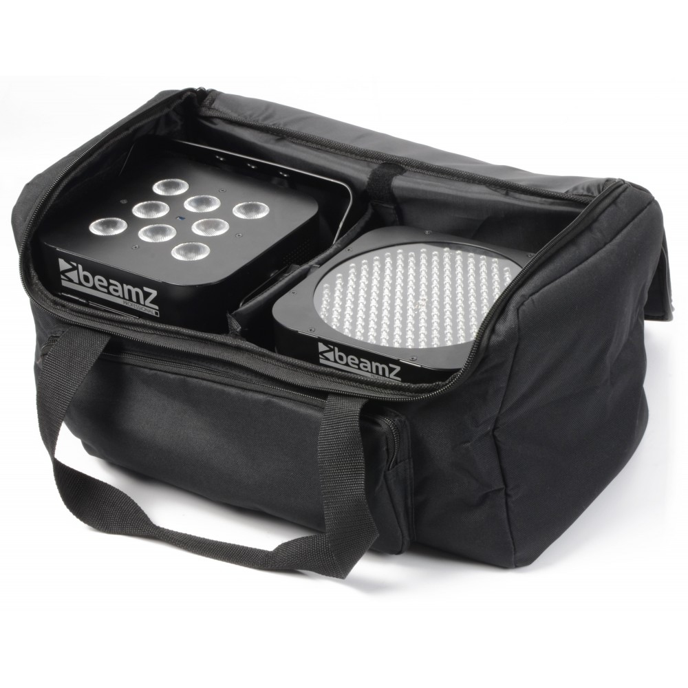 Bolsa negra abierta, con dos luces de escenario Beamz. Una tiene múltiples luces pequeñas, la otra muchos LED. Fondo blanco.