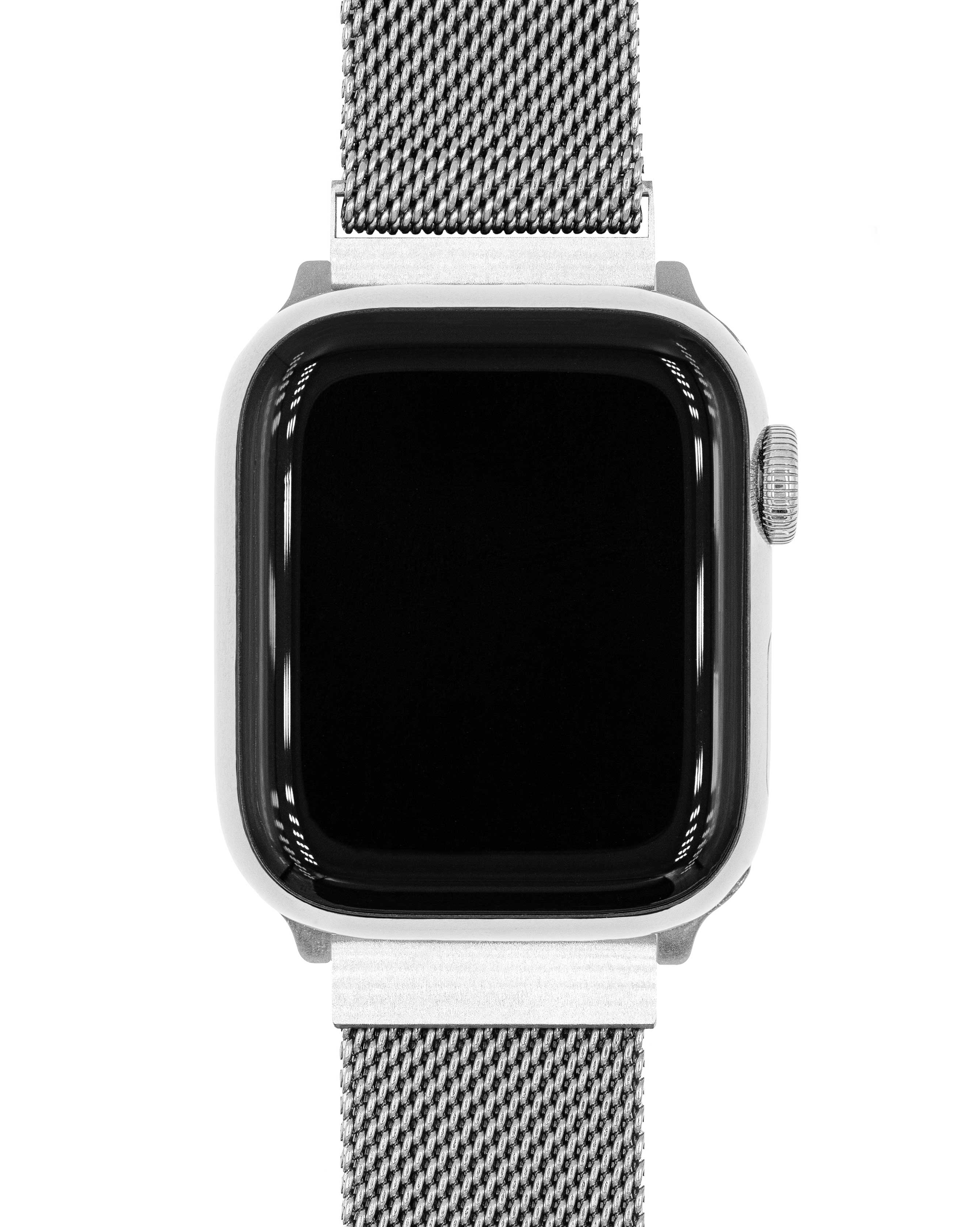 Eine silberne Smartwatch mit schwarzem Bildschirm und Edelstahl-Mesh-Armband, vor weißem Hintergrund.