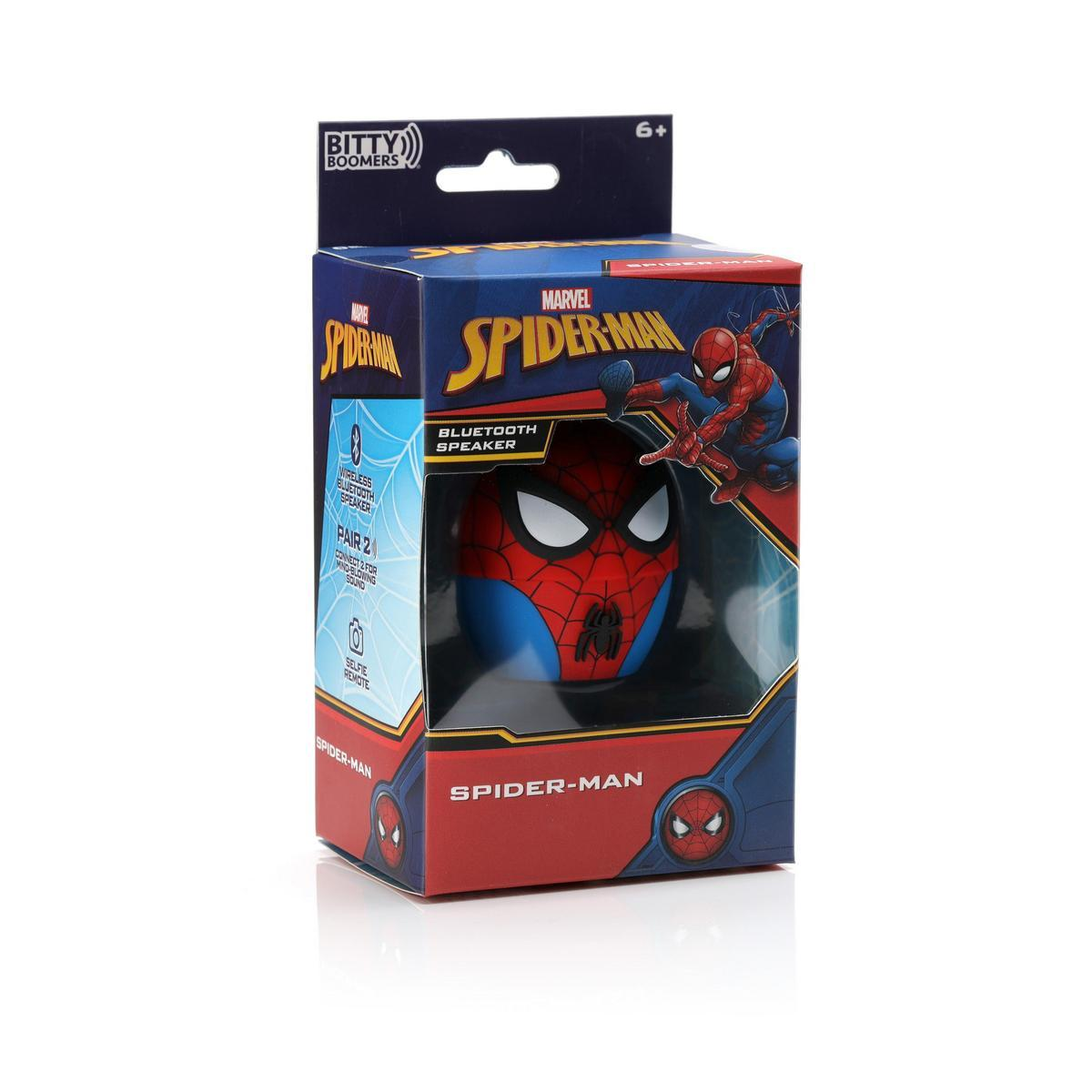 Un altoparlante Bluetooth di Spider-Man in una scatola. La scatola è rossa e blu con grafica di Spider-Man. L'altoparlante ha la forma della testa di Spider-Man.