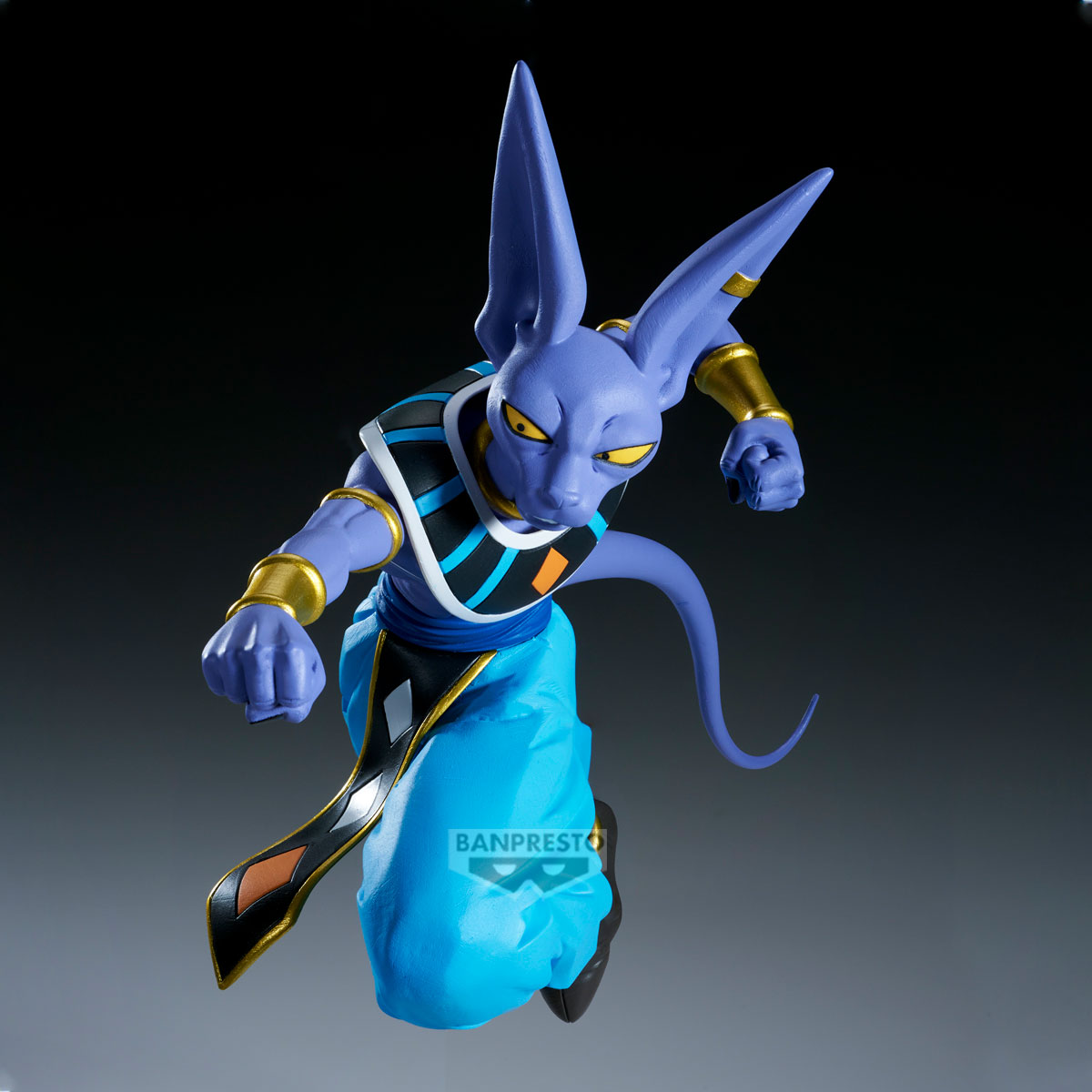 Eine lila Anime-Figur mit großen Ohren und gelben Augen, in einem blauen Outfit, in dynamischer Pose. Schwarze und goldene Akzente.