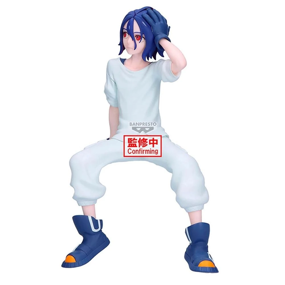 Anime-Figur einer Figur mit blauen Haaren und Augen, die ein hellblaues Outfit trägt. Die Figur befindet sich in einer dynamischen Pose.