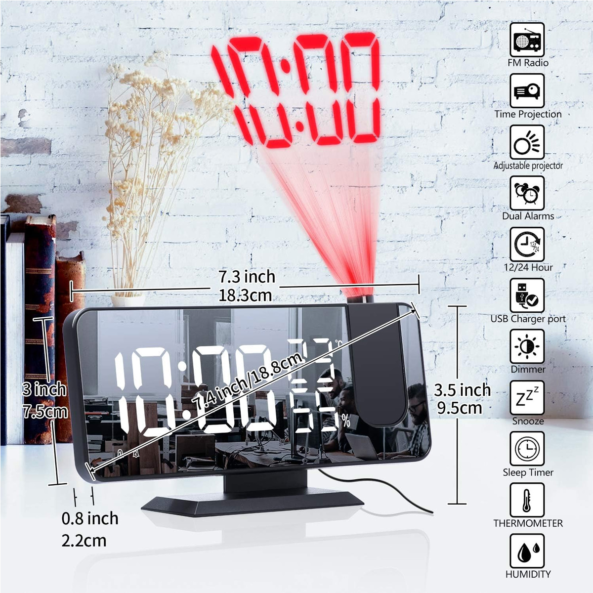 Digitale Uhr mit Anzeige 10:00, mit roter Projektionsanzeige. Merkmale: FM-Radio, Alarme, Dimmer, Schlummerfunktion und USB-Anschluss.