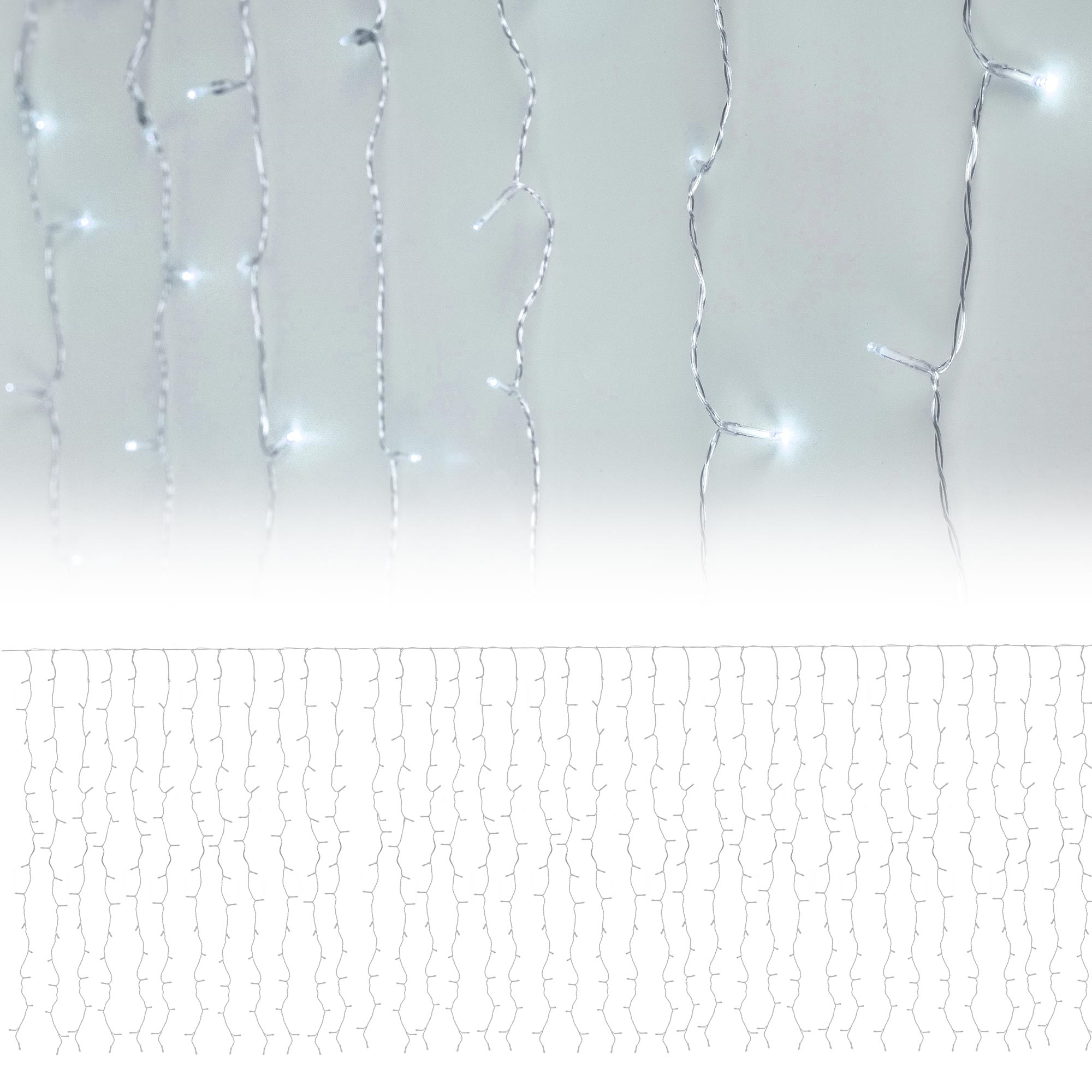 Lichterketten mit weißen LEDs hängen vor einem weißen Hintergrund. Der Boden zeigt ein sich wiederholendes Muster der Lichter.