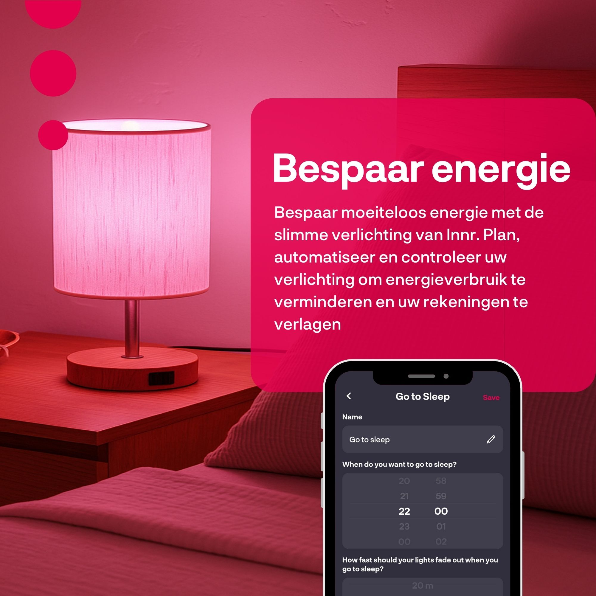 Eine rosa Lampe auf einem Nachttisch mit einem Telefon, das eine Schlafeinstellung anzeigt. Text: Energie sparen.