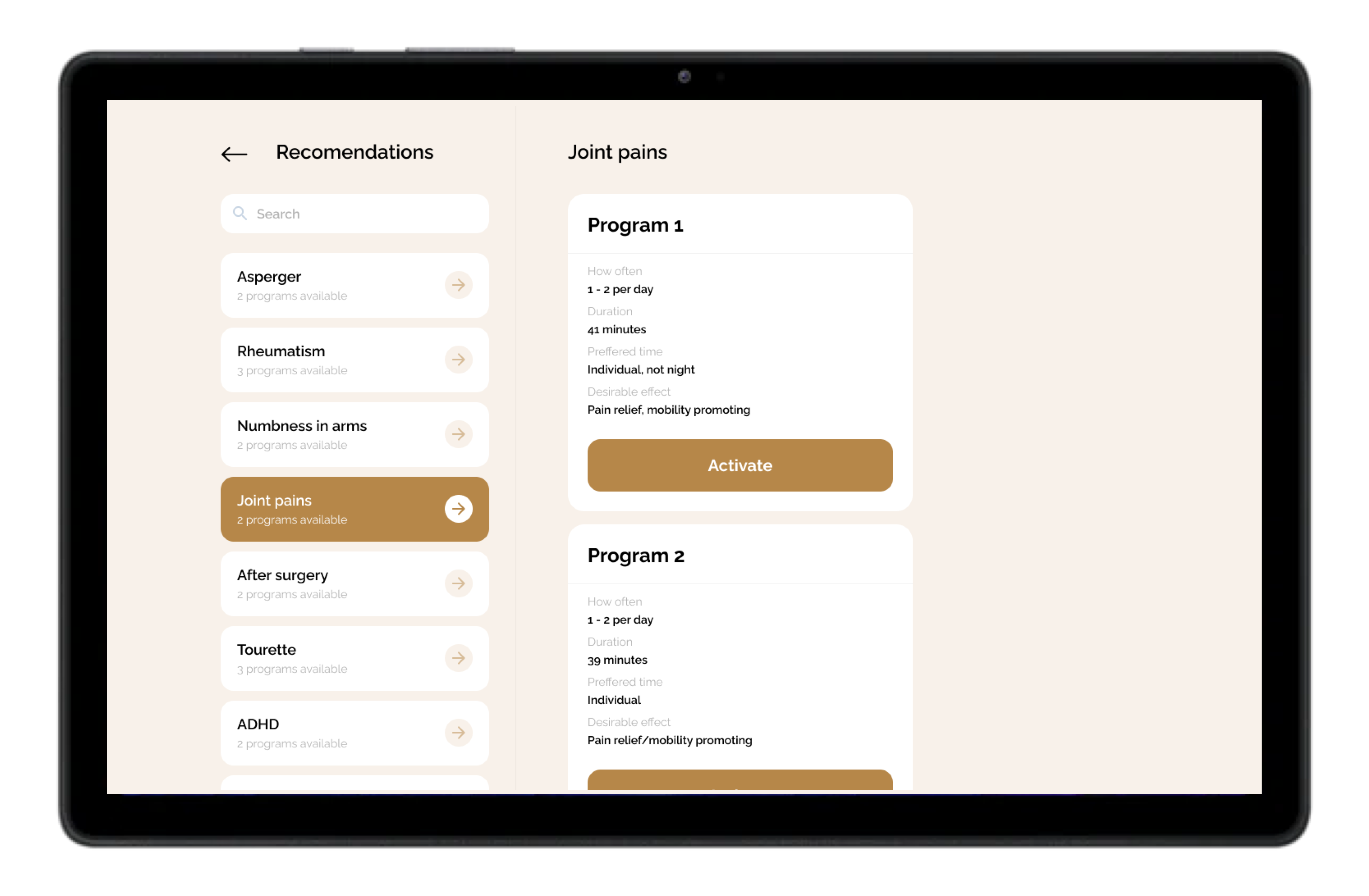 Tabletscherm met aanbevelingen voor gewrichtspijn. Programma 1 details zichtbaar, met activeerknop.