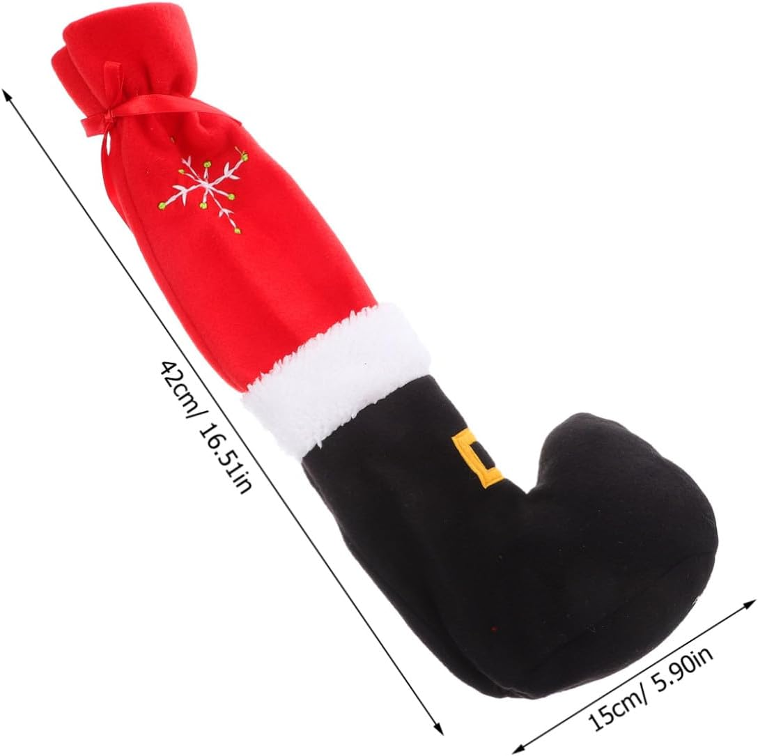 Eine Weihnachts-Elf-Beindekoration. Sie hat eine rote Oberseite mit einem weißen Schneeflockenmuster und einen schwarzen Stiefel mit einer gelben Schnalle.