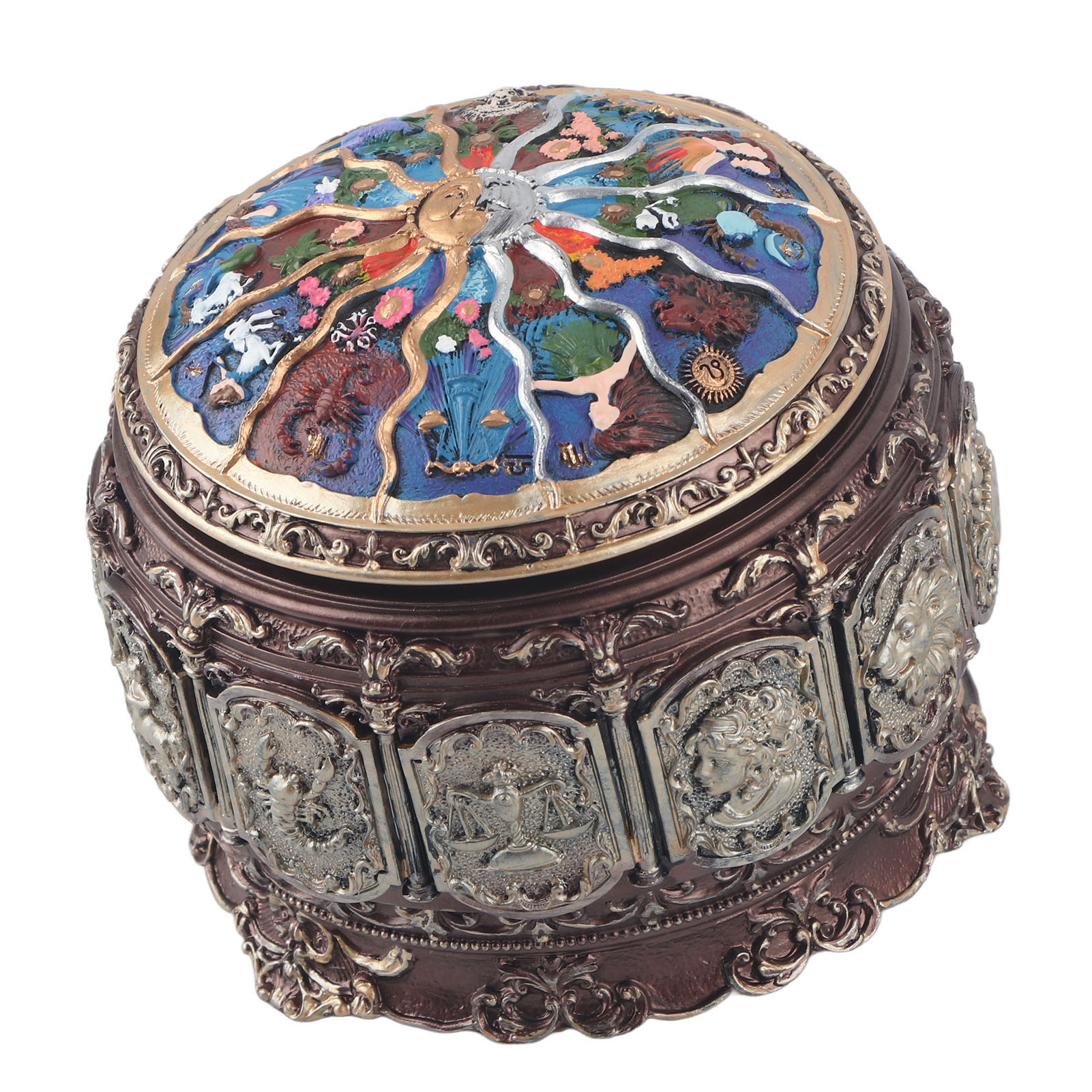 Eine dekorative Box mit Tierkreiszeichen und einem Sonnendesign auf dem Deckel. Die Box ist bronzefarben.