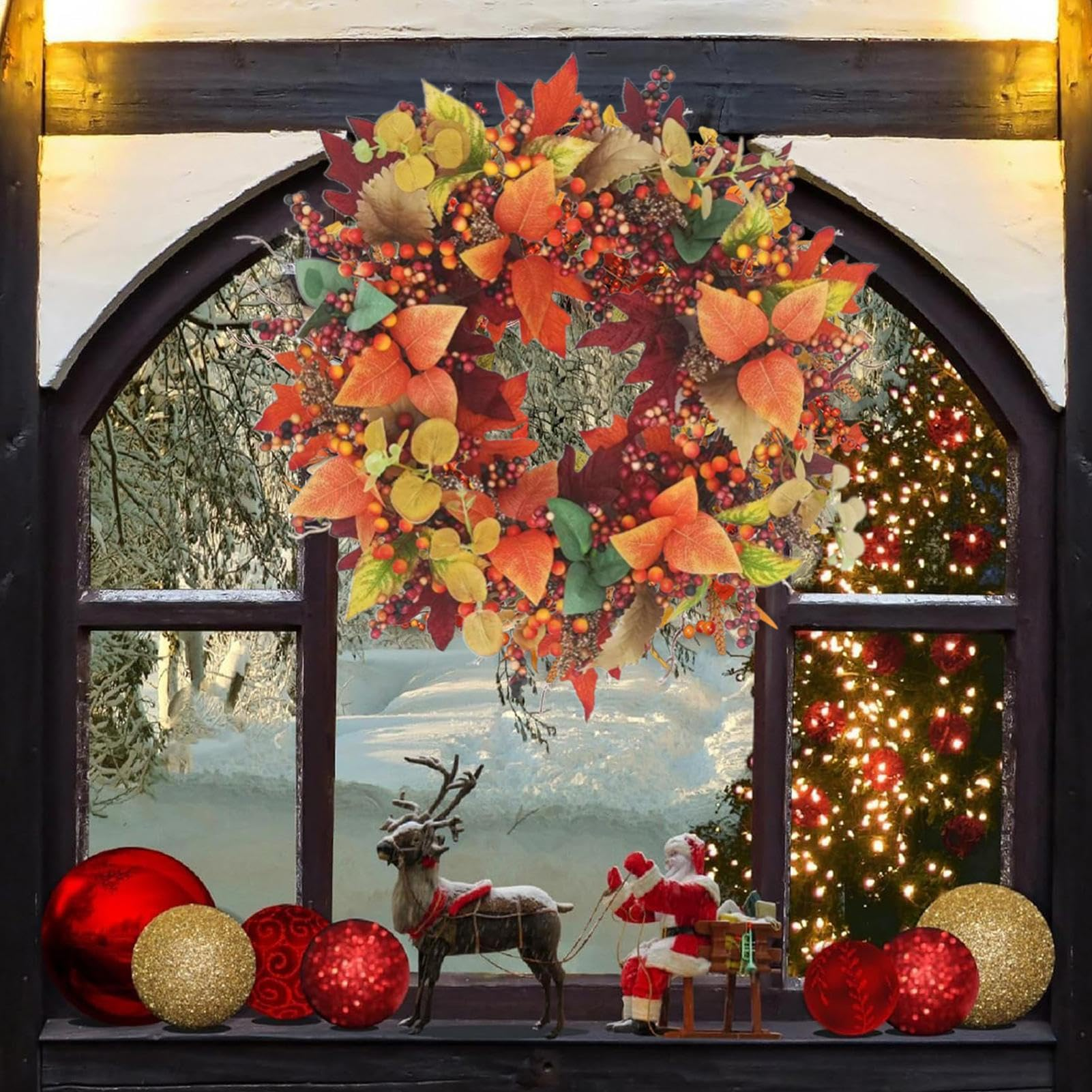 Weihnachtsszene: Kranz, Fenster, Weihnachtsmann mit Rentier, Schneelandschaft, Ornamente und Lichter.