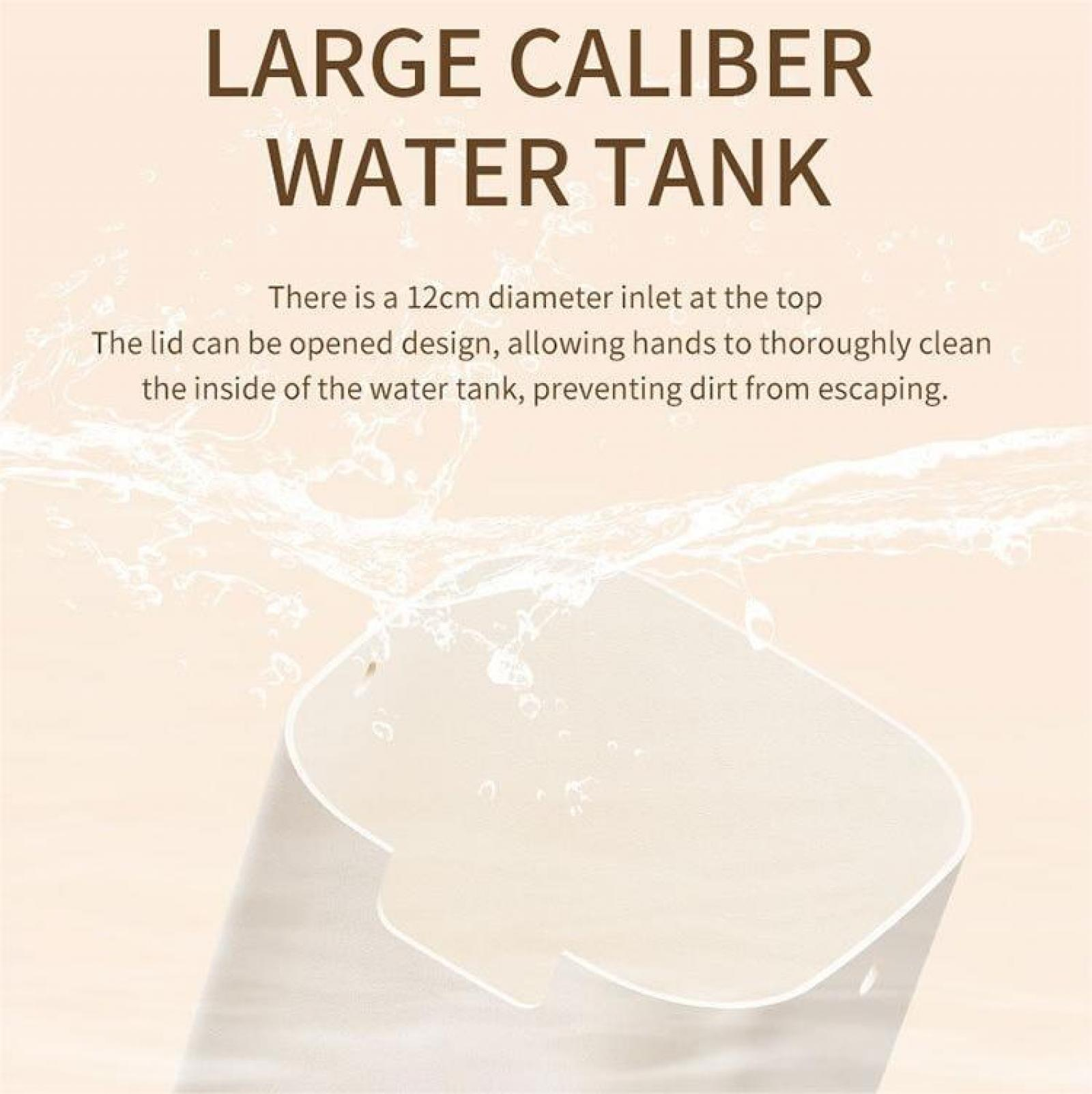 Das Bild zeigt einen Wassertank mit Text, der Merkmale beschreibt: großes Kaliber, 12 cm Einlass und öffnungsbarer Deckel.