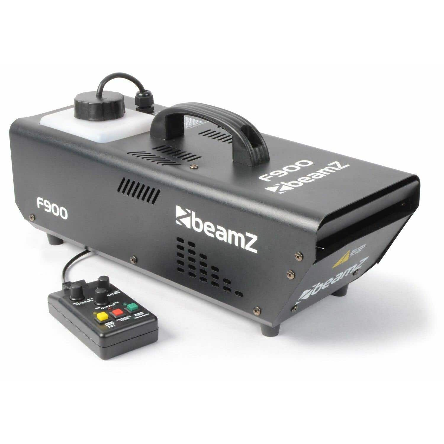 Una máquina de niebla Beamz F900 negra. Tiene un asa, un panel de control y un depósito de líquido.