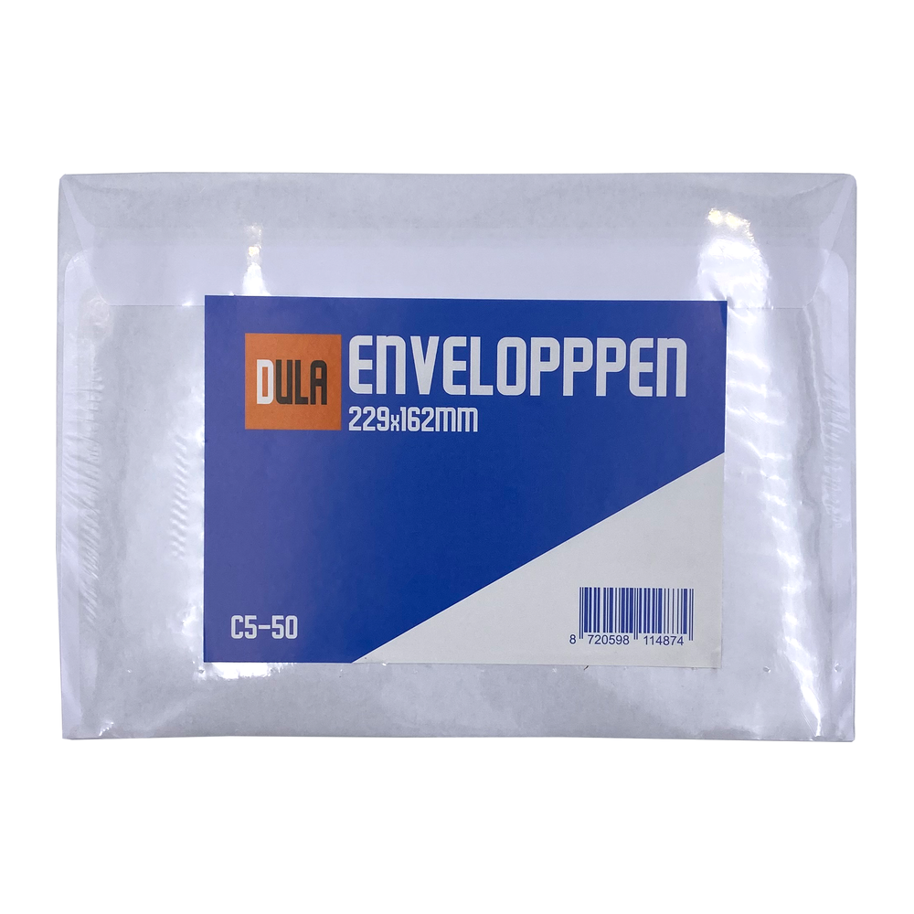 Een verpakking witte enveloppen. Een blauw-wit label met 'DULA ENVELOPPEN' en afmetingen. Het heeft een barcode en C5-50.
