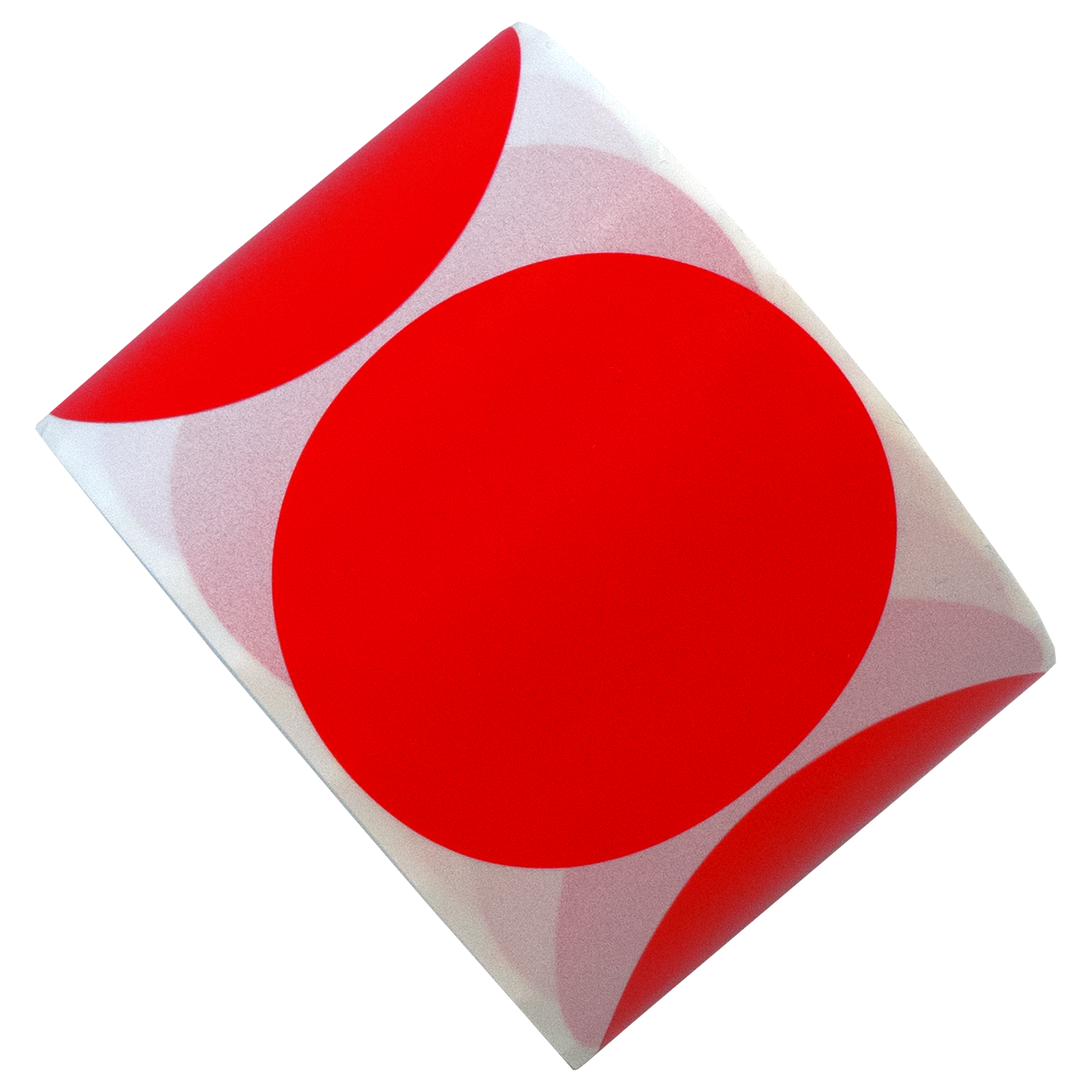 Een witte en rode sticker met rode cirkels van verschillende groottes op het oppervlak. De sticker is licht gebogen.