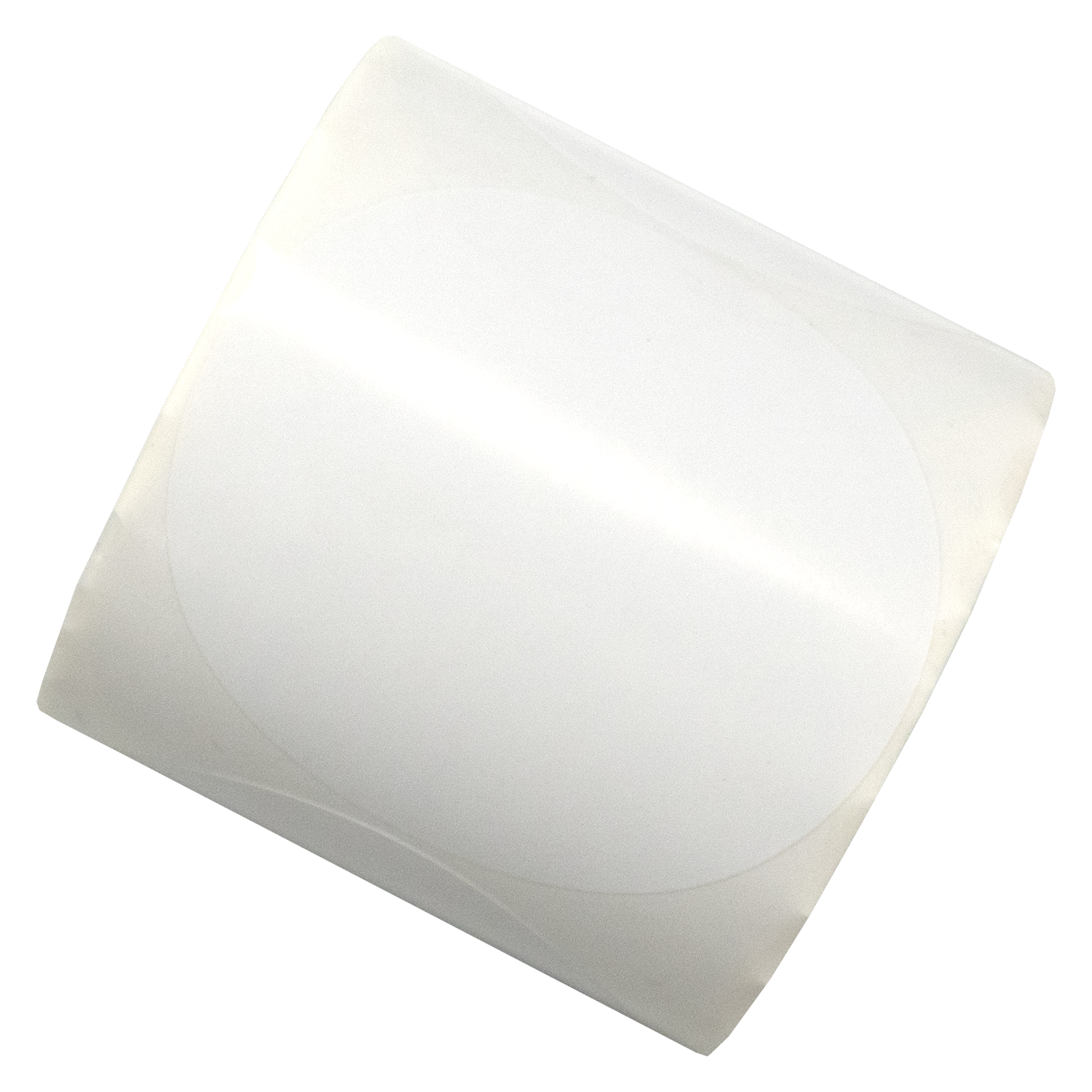 Een stapel witte, ovale stickers met een glanzende afwerking is zichtbaar tegen een witte achtergrond.