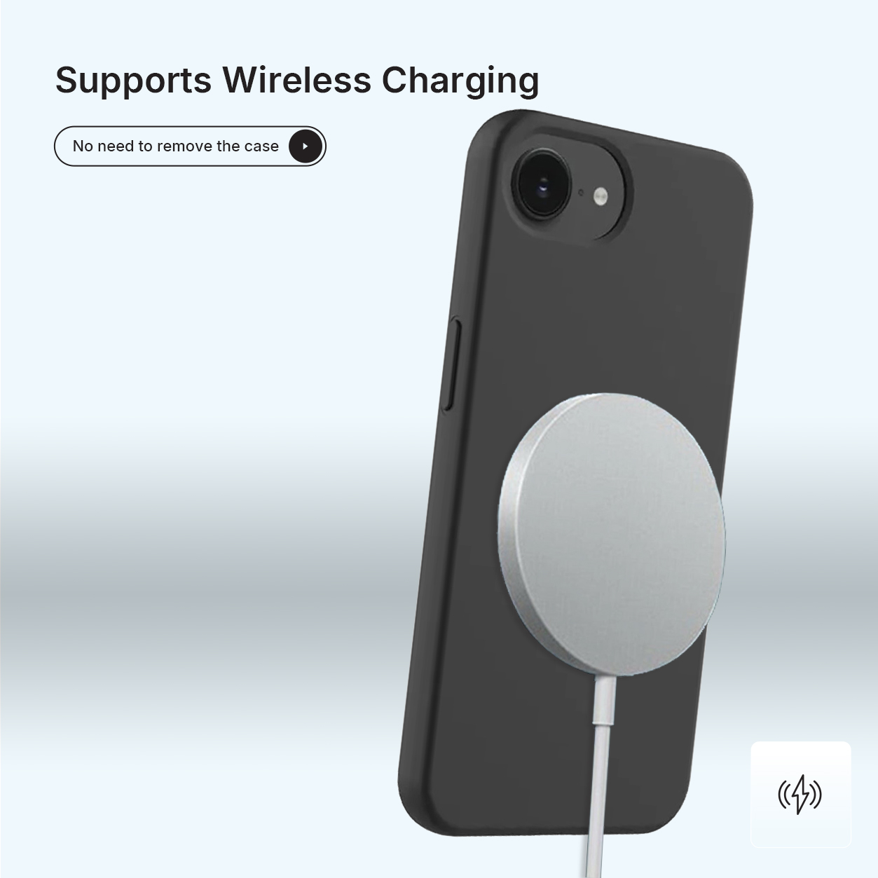 Zwarte telefoonhoes met een zilveren oplaadpad. Een witte kabel is bevestigd. Tekst: Ondersteunt draadloos opladen. U hoeft de hoes niet te verwijderen.