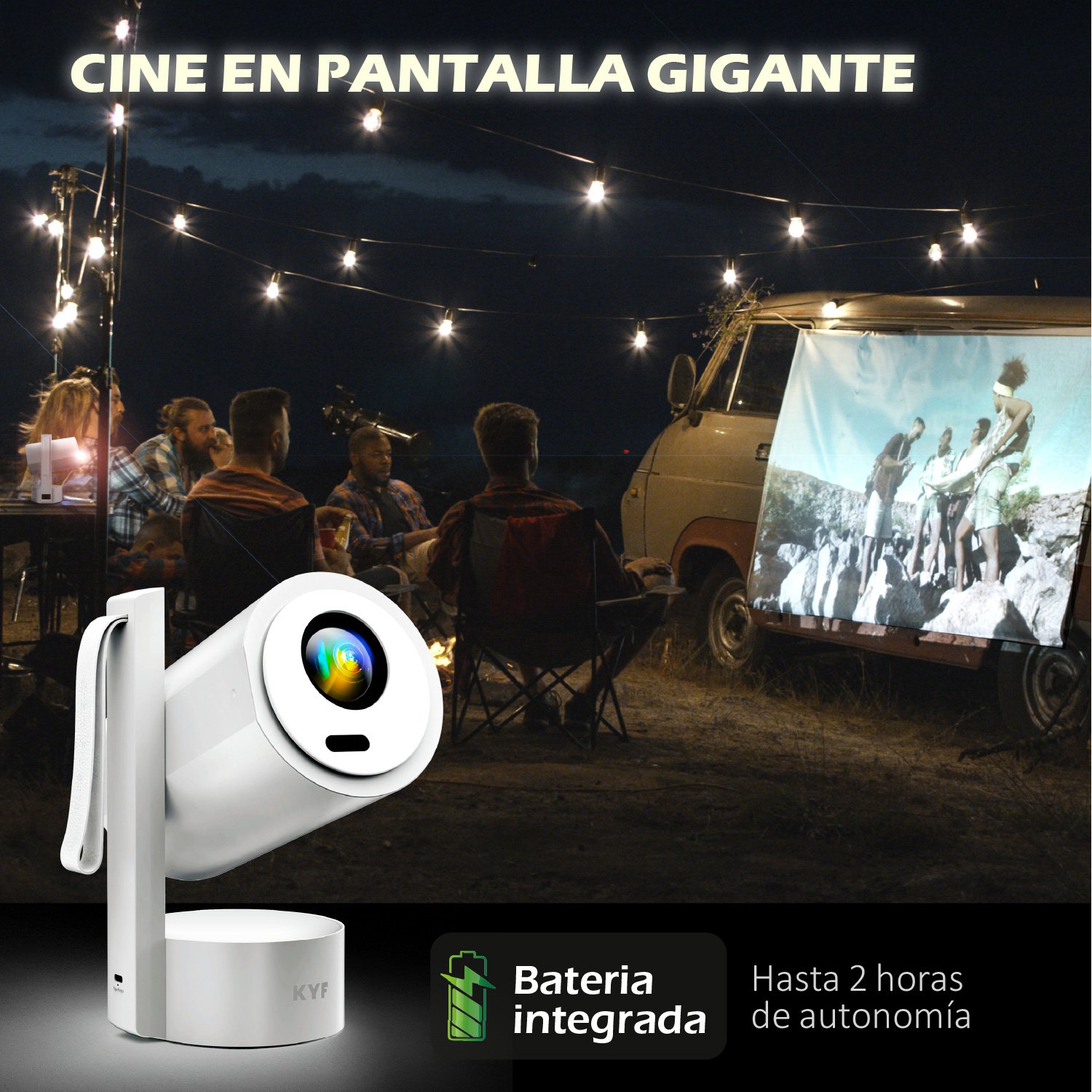 Escena de cine al aire libre con proyector, gente viendo una película en una pantalla en una furgoneta y luces de cadena.