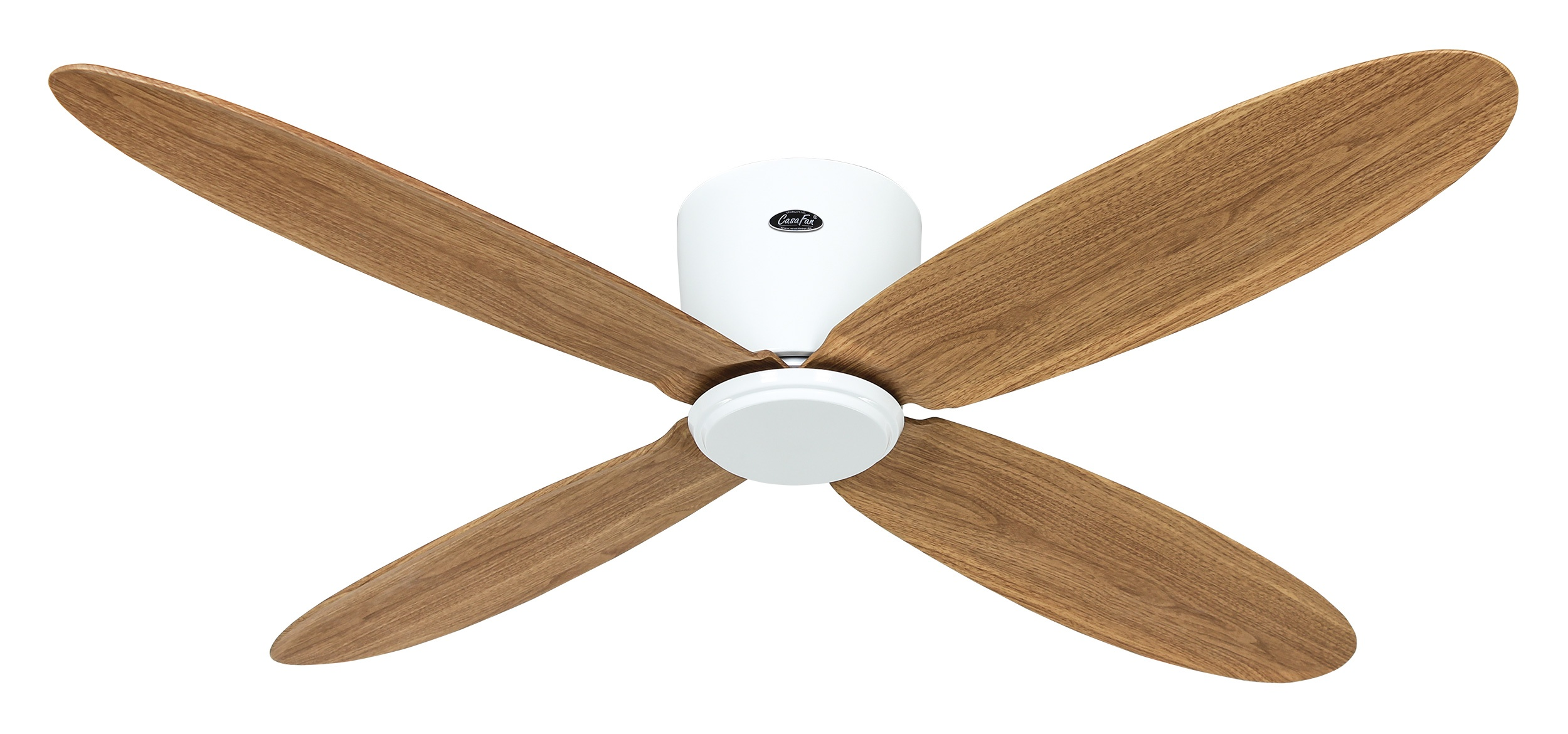 Un ventilatore da soffitto con quattro pale in legno e un alloggiamento motore bianco è centrato su sfondo bianco.