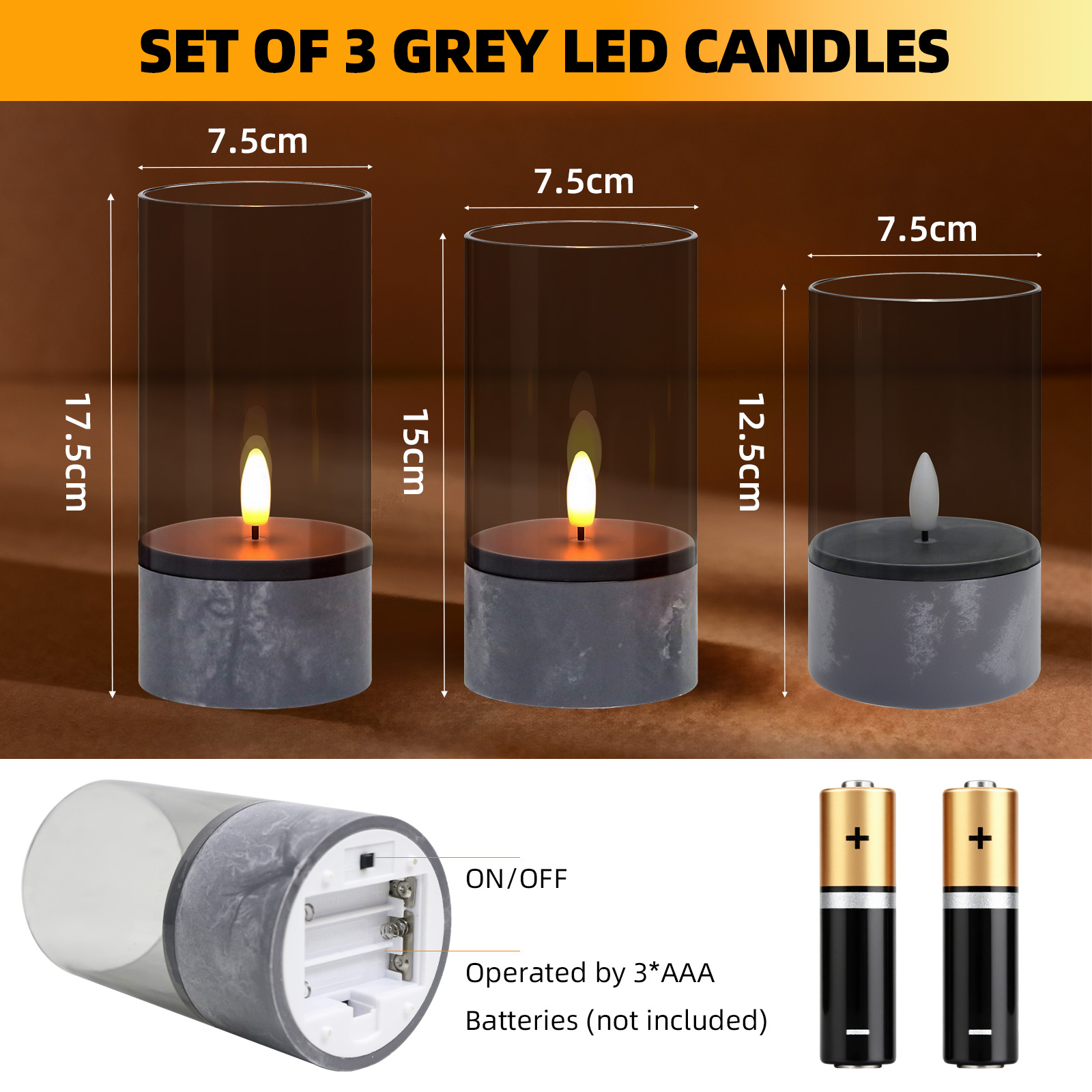 Set mit 3 grauen LED-Kerzen in Glaszylindern. Enthält Abmessungen, Batteriefach und zwei AAA-Batterien.
