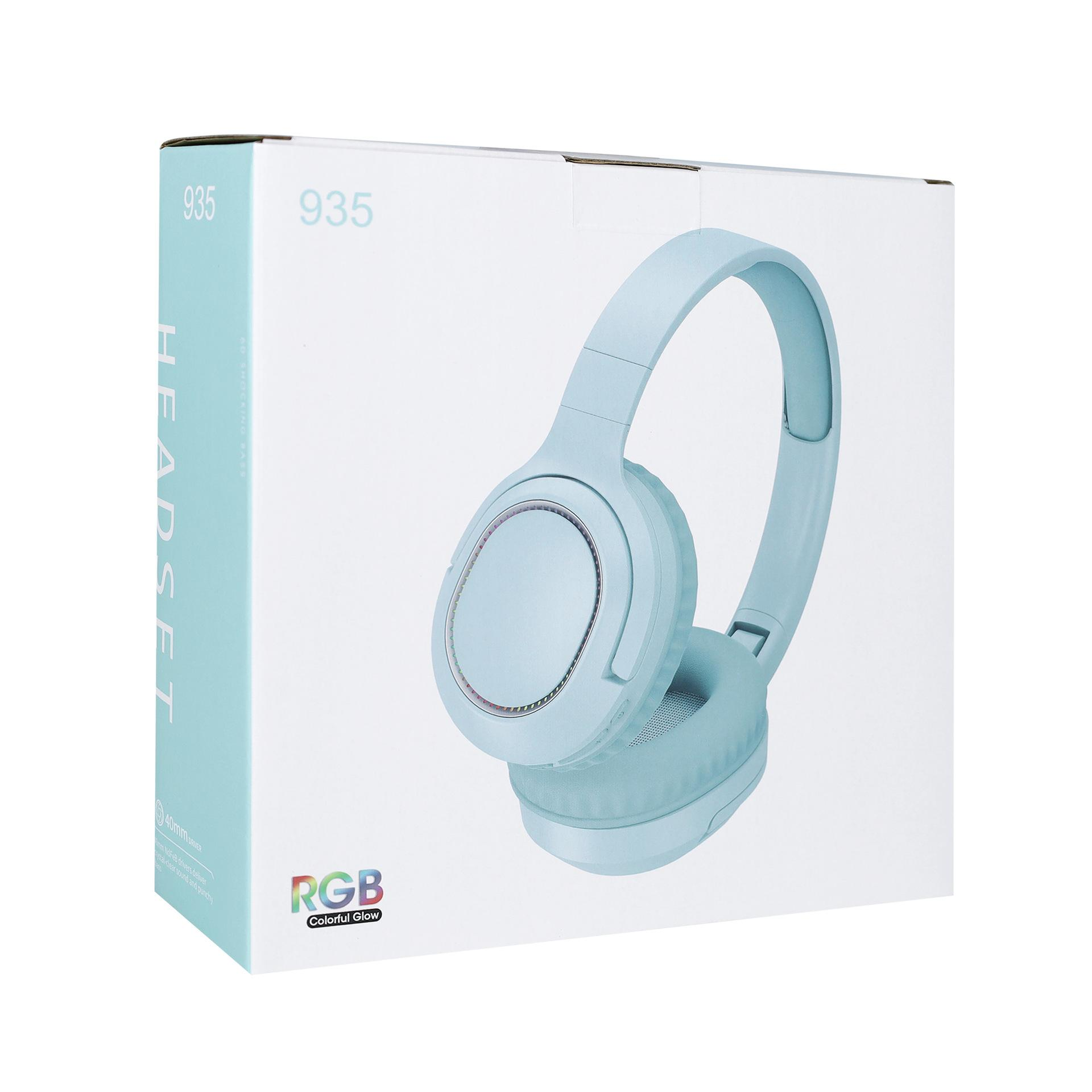 Ein hellblaues Headset auf einer Box mit dem Text '935' und 'HEADSET'. Auf der Box steht 'RGB Colorful Glow'.
