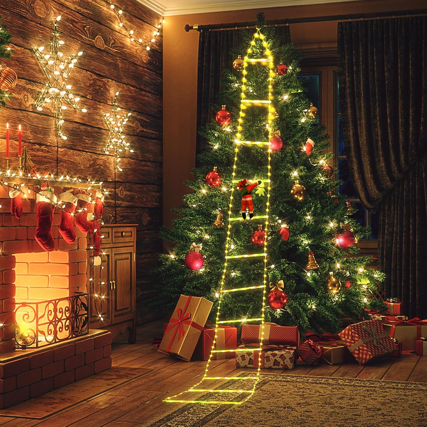 Ein geschmückter Weihnachtsbaum mit einer Lichtleiter. Geschenke liegen unter dem Baum in der Nähe eines Kamins, Strümpfe und eine Holzwand.