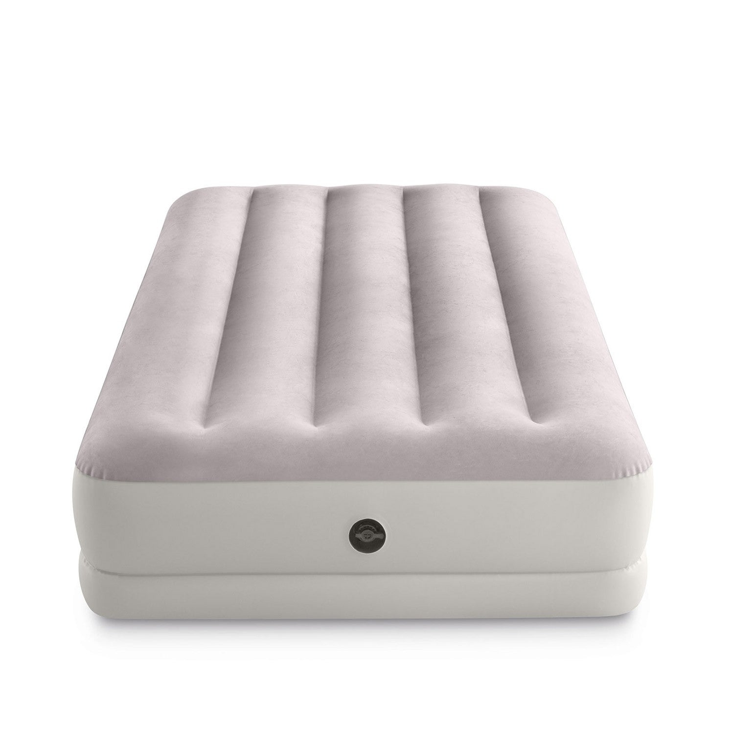 Una cama inflable, parte superior gris claro con crestas verticales y base blanca. El fondo es blanco.