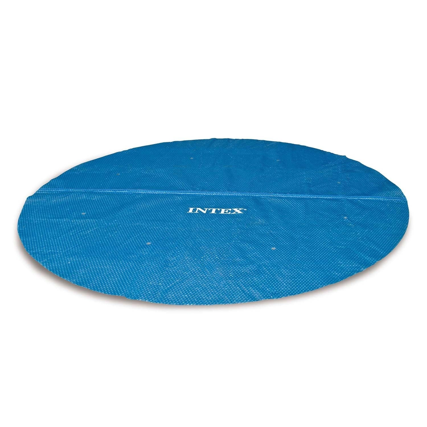 Una cubierta azul ovalada para piscina con la marca "INTEX" en blanco. Está sobre un fondo blanco.
