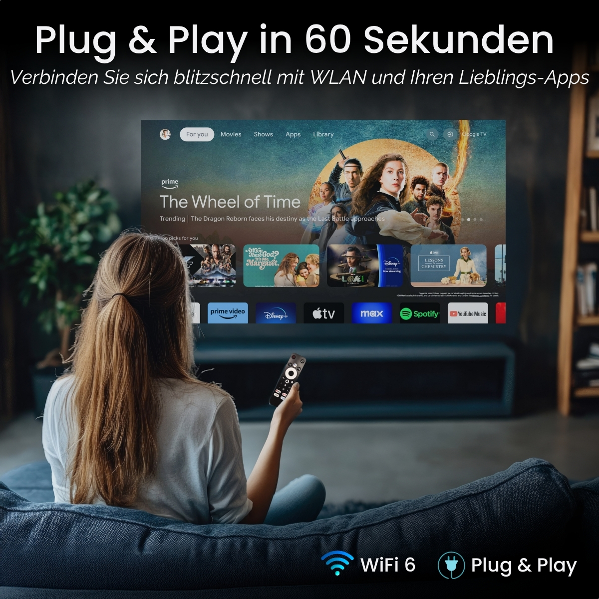 Una mujer con un mando a distancia frente a un televisor. El televisor muestra aplicaciones. Texto: Plug & Play en 60 segundos e iconos WiFi 6, Plug & Play.