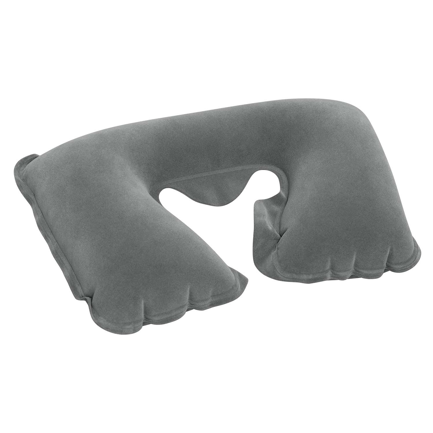 Una almohada de viaje gris en forma de U sobre una superficie blanca. Tiene un recorte central y una superficie ligeramente texturizada.