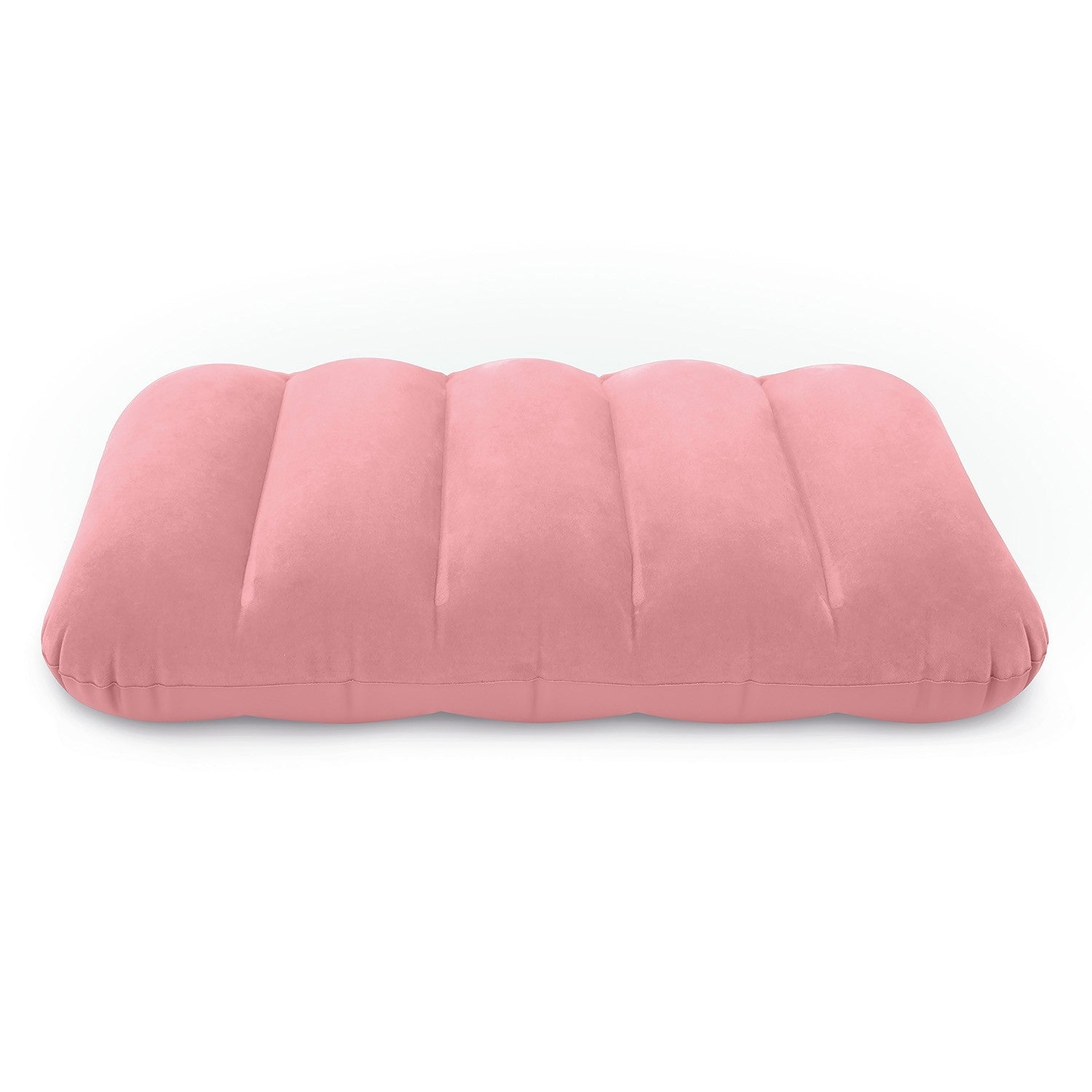 Una almohada rectangular rosa con hendiduras verticales, sobre un fondo blanco.