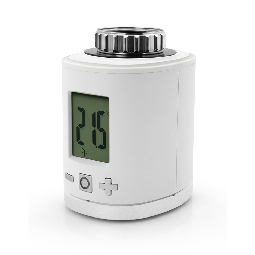 Ein weißes Thermostat mit Digitalanzeige, die 26 Grad anzeigt. Es hat eine metallische Oberseite und Plus/Minus-Tasten.
