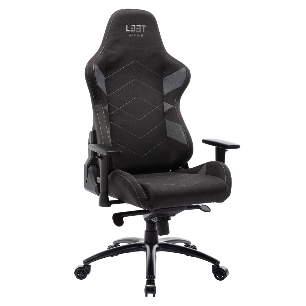 Ein schwarzer Gaming-Stuhl mit hoher Rückenlehne, Armlehnen und einem Fünf-Rollen-Fuß. Der Stuhl hat graue Akzente und das Wort 'LEET GAMING'.