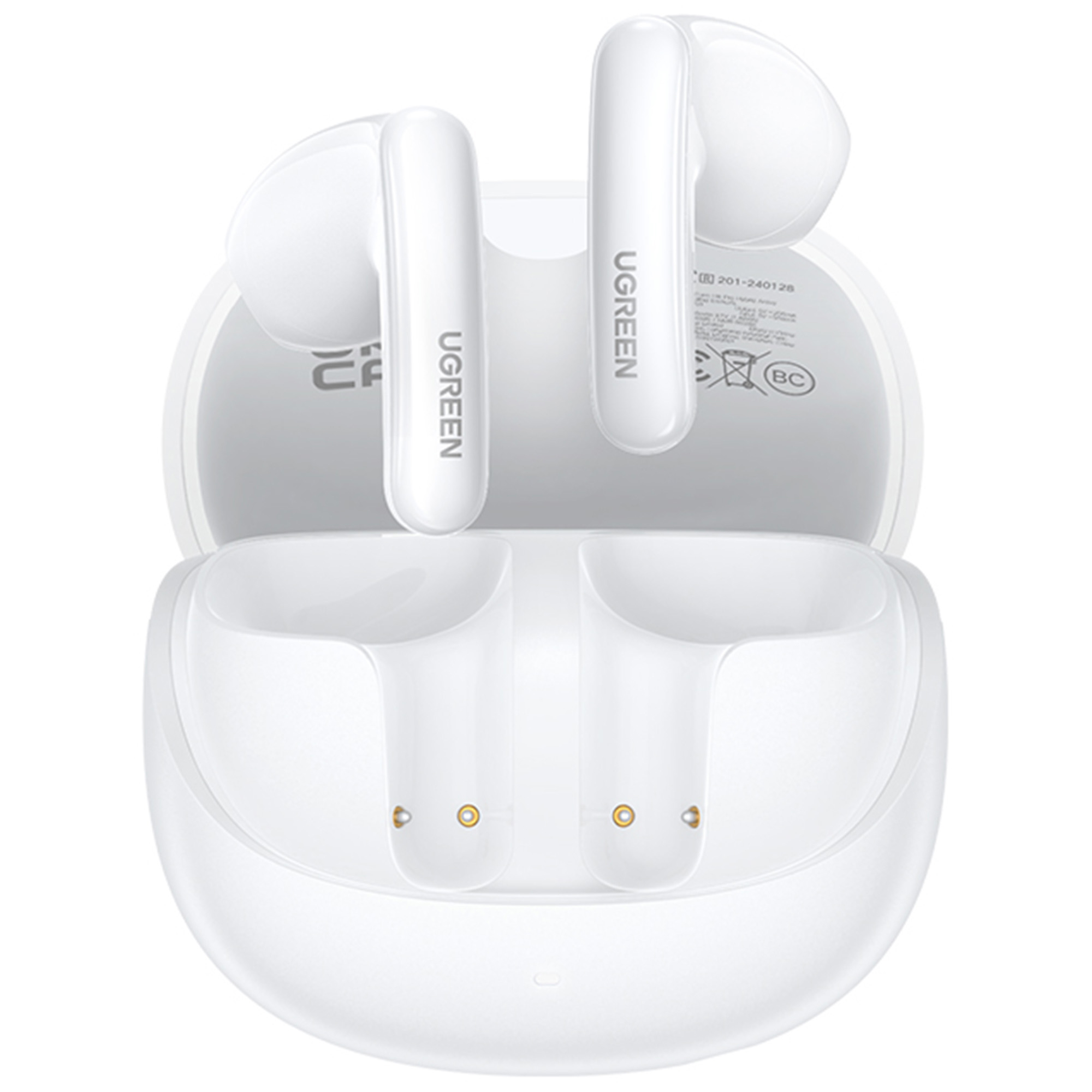 Białe słuchawki UGREEN w etui ładującym. Etui jest otwarte, pokazując słuchawki i gniazda ładowania.