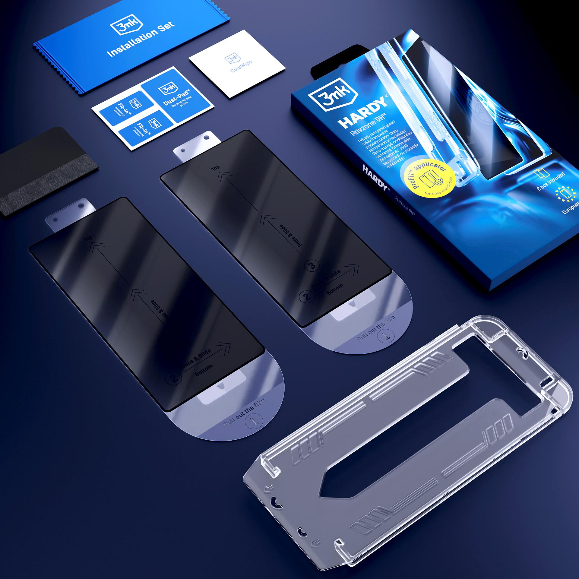 Ochraniacze ekranu telefonu, zestaw instalacyjny i pudełko. Niebieskie tło. Przezroczysta plastikowa ramka na pierwszym planie.