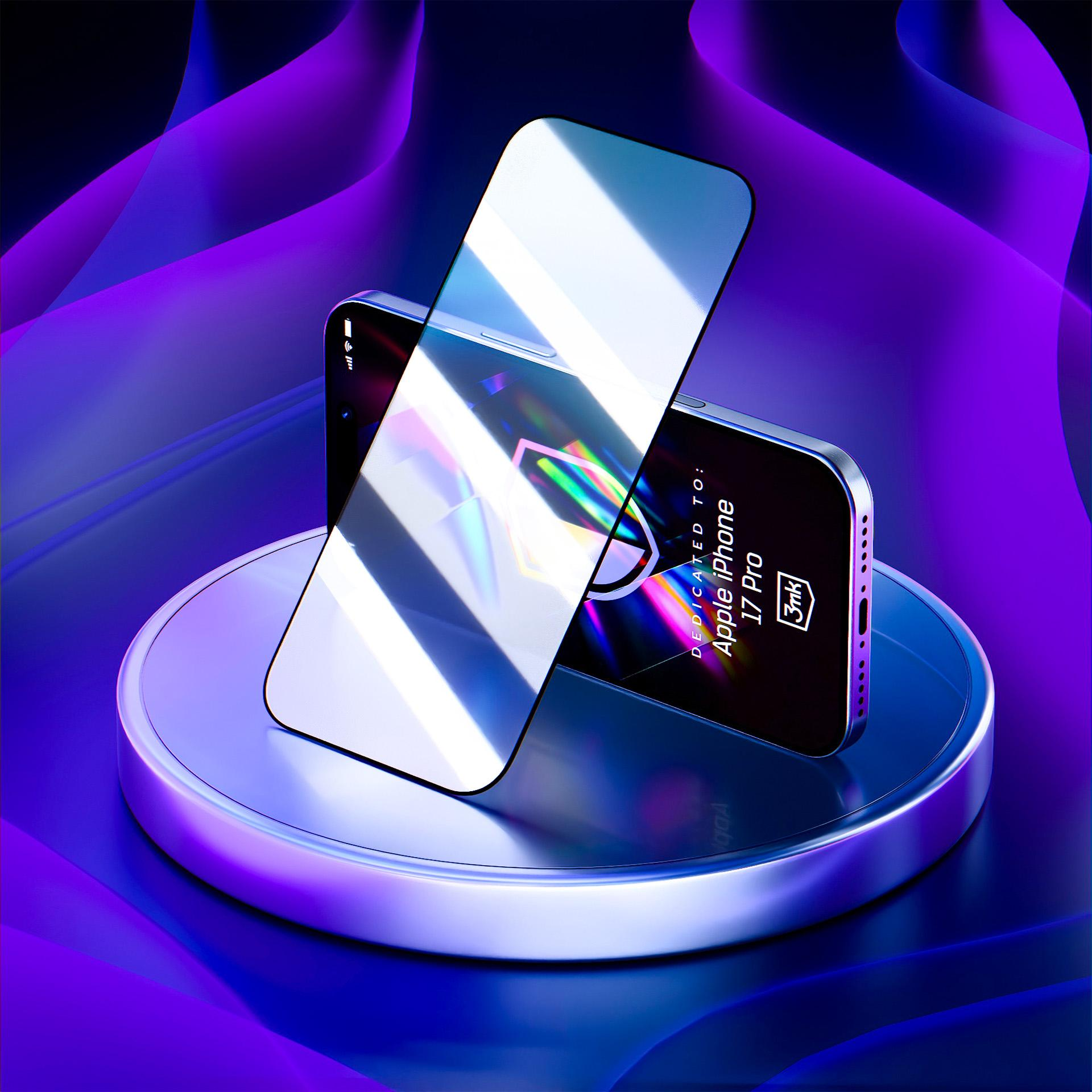 Dwa iPhone'y, jeden z ochraniaczem ekranu, na odblaskowej powierzchni. Fioletowo-niebieskie abstrakcyjne tło.