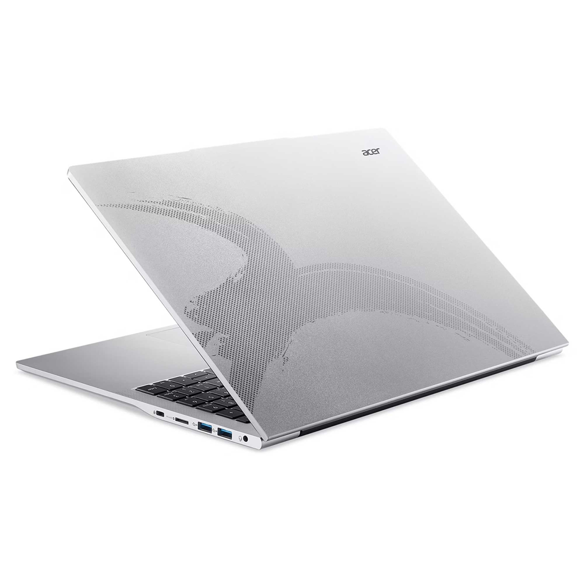 Beyaz zemin üzerinde gümüş dizüstü bilgisayar, bir açıyla açık. Acer logosu görünür. Klavye ve bağlantı noktaları görünür.