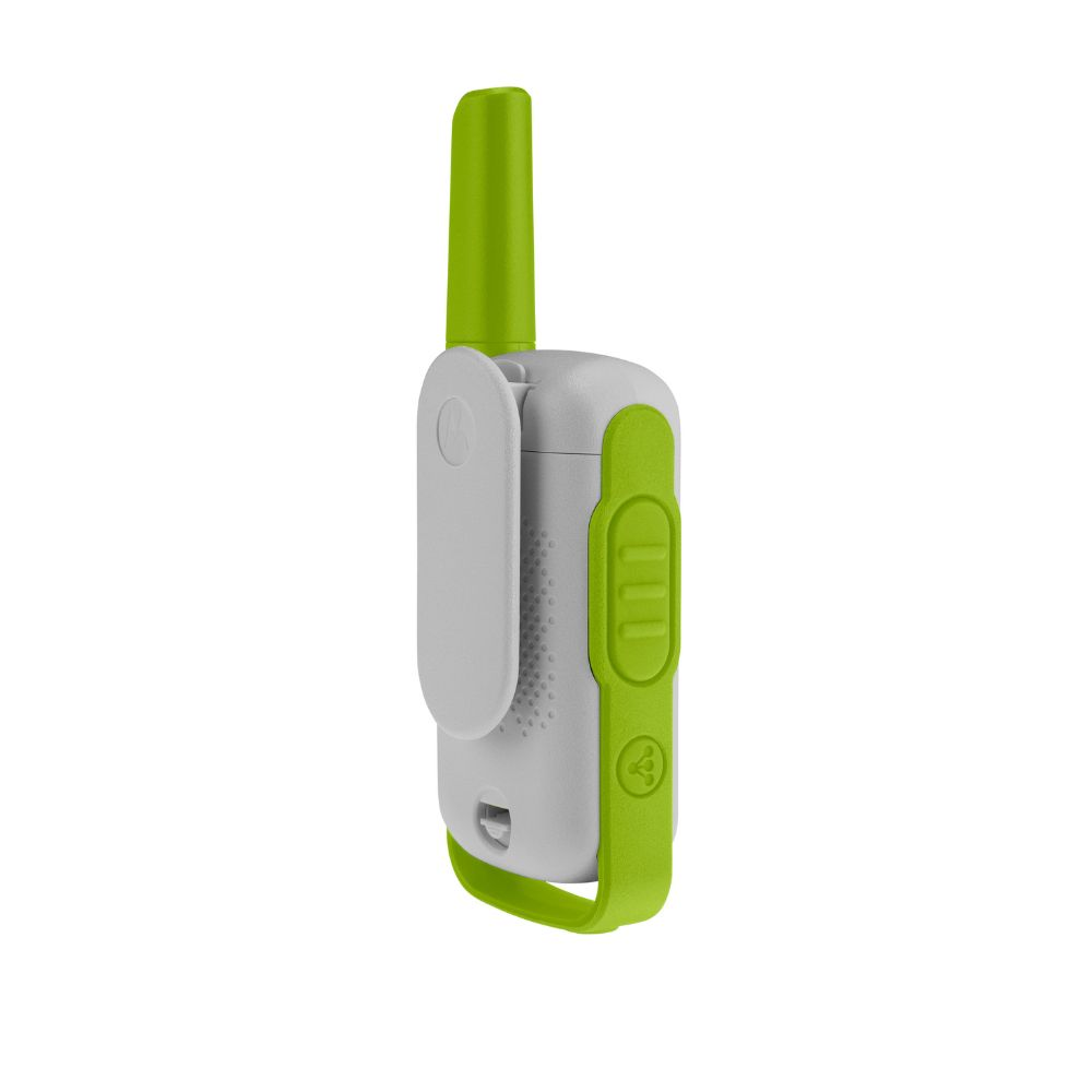 Ein grau-grünes Walkie-Talkie wird gezeigt. Es hat eine grüne Antenne, eine grüne Seite mit Knöpfen und einen grauen Clip.