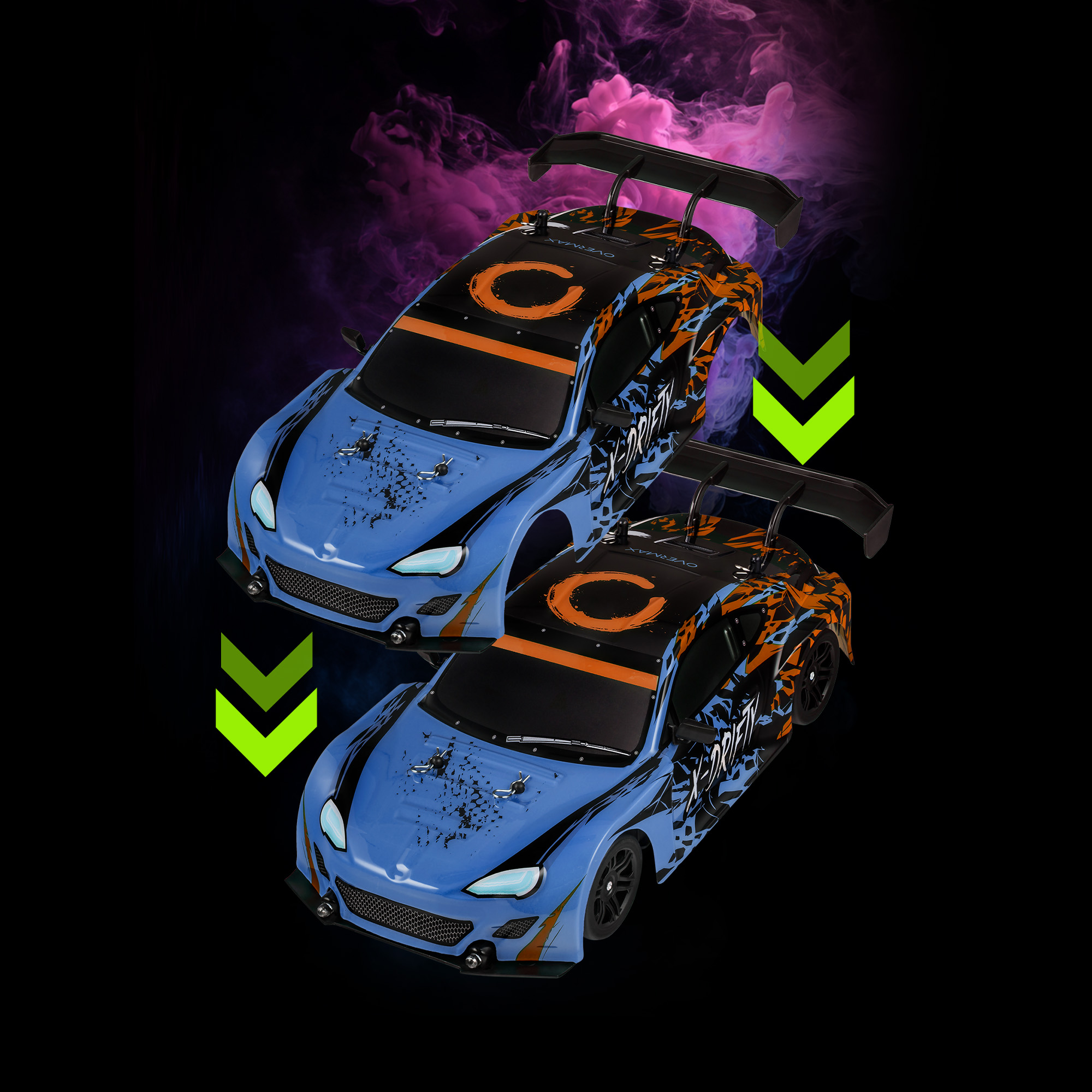 Zwei blaue und orangefarbene X-Drift-Rennwagen mit schwarzem Hintergrund und lila Raucheffekt, mit grünen Pfeilen nach unten.