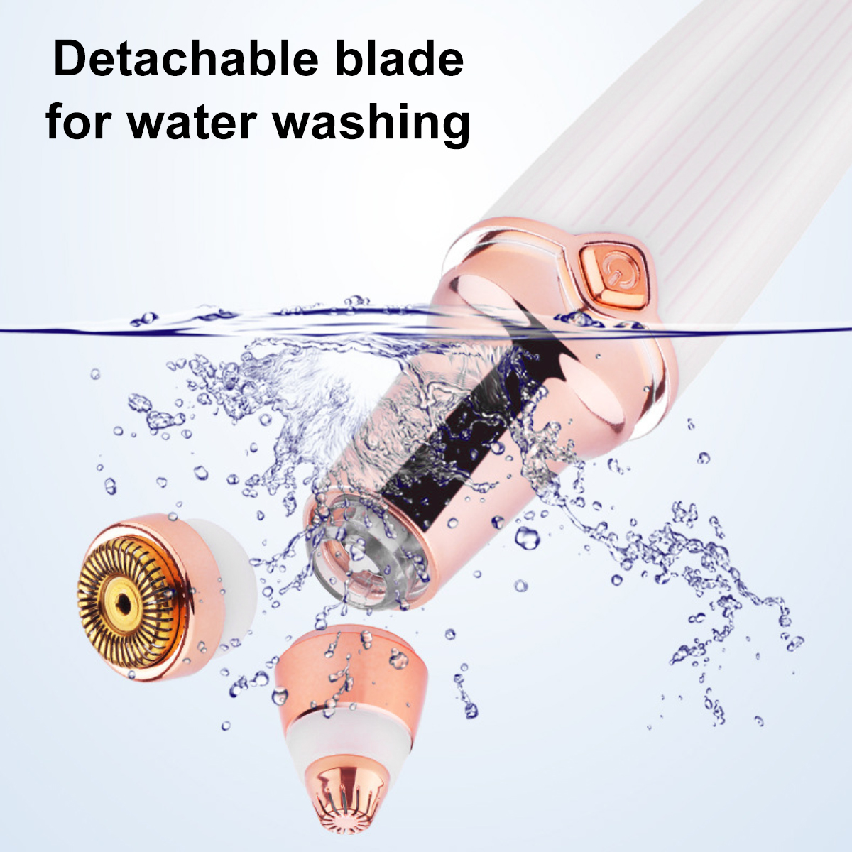 Ein elektrischer Rasierer mit abnehmbaren Teilen, die in Wasser getaucht sind. Wassertropfen spritzen um den Rasierer herum.