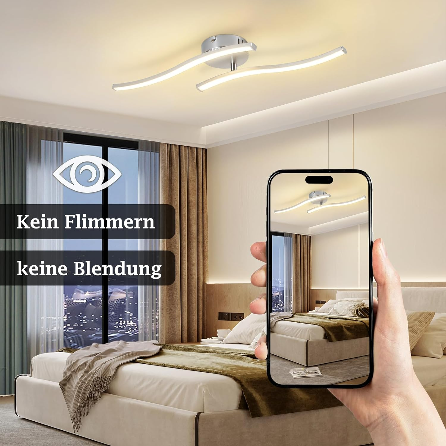 Una mano tiene un telefono che mostra una camera da letto con una lampada da soffitto. La stanza ha un letto, tende e una finestra con vista sulla città.