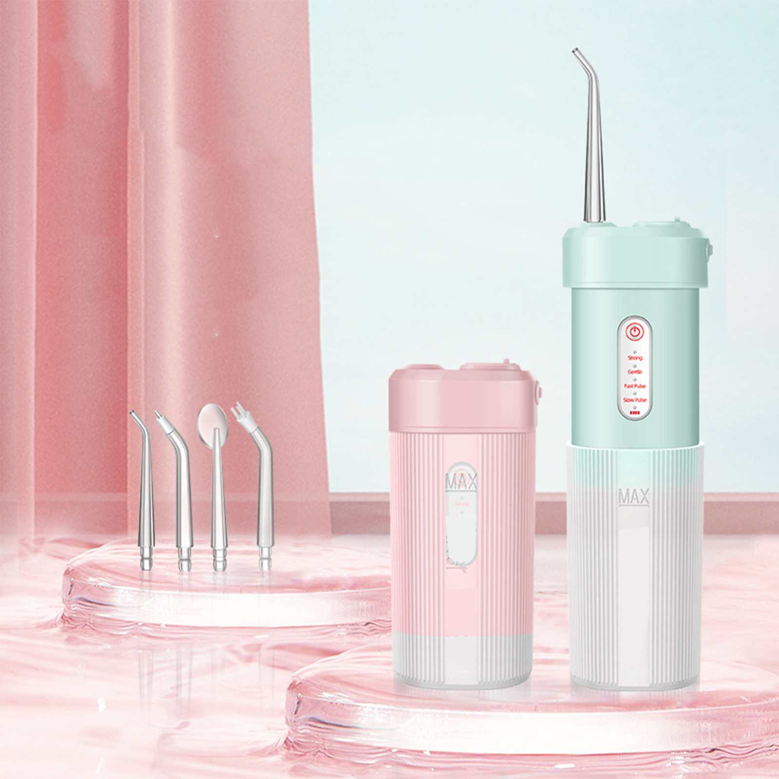 Ein Dental-Wasserflosser und Zubehör befinden sich auf einer rosa Oberfläche. Der Flosser ist mintfarben und weiß, mit rosa Akzenten. Mehrere Spitzen sind sichtbar.