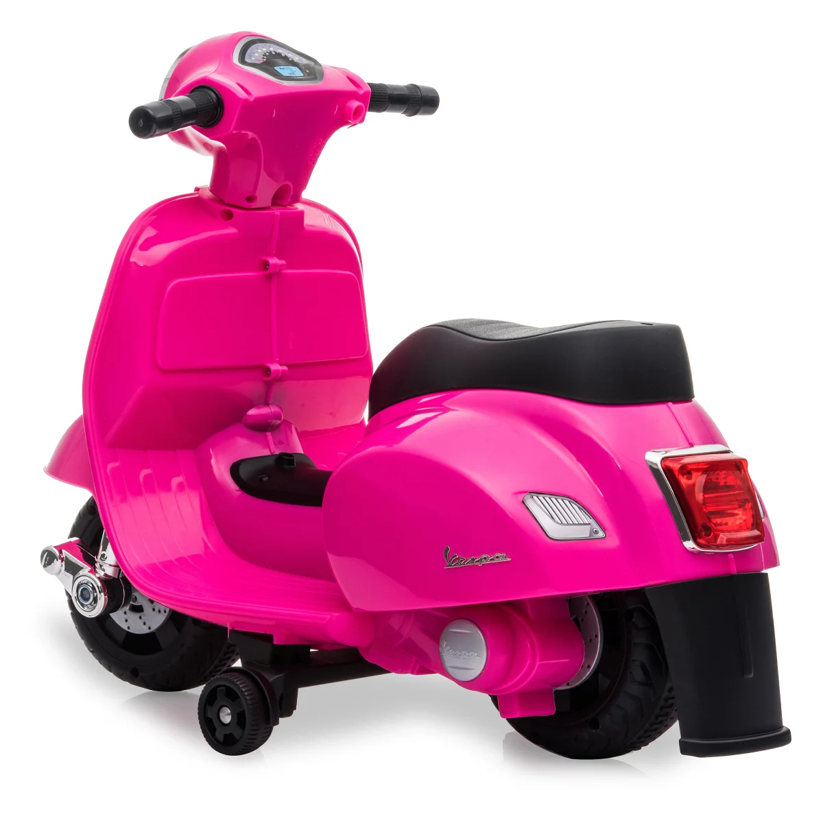 Ein pinkfarbener Spielzeugroller im Vespa-Stil auf weißem Hintergrund. Er hat einen schwarzen Sitz und Räder. Der Roller hat einen Tachometer.
