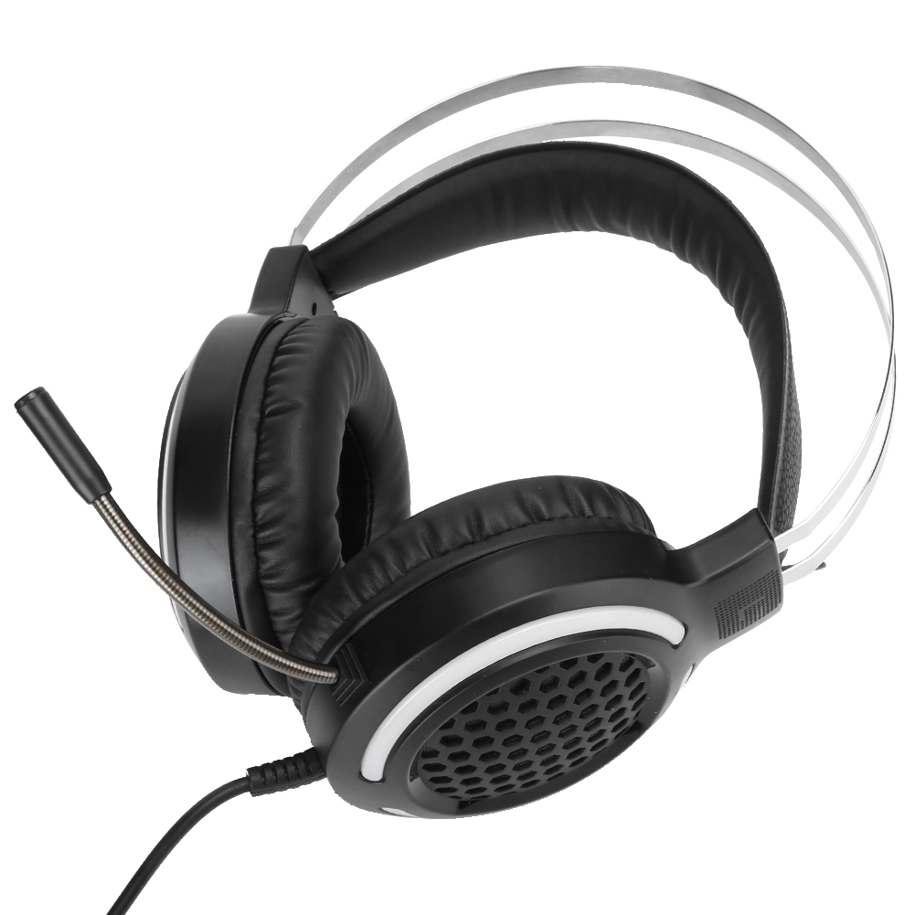 Schwarzes Gaming-Headset mit flexiblem Mikrofon. Merkmale silberne Akzente und einen weißen LED-Streifen. Isoliert auf Weiß.