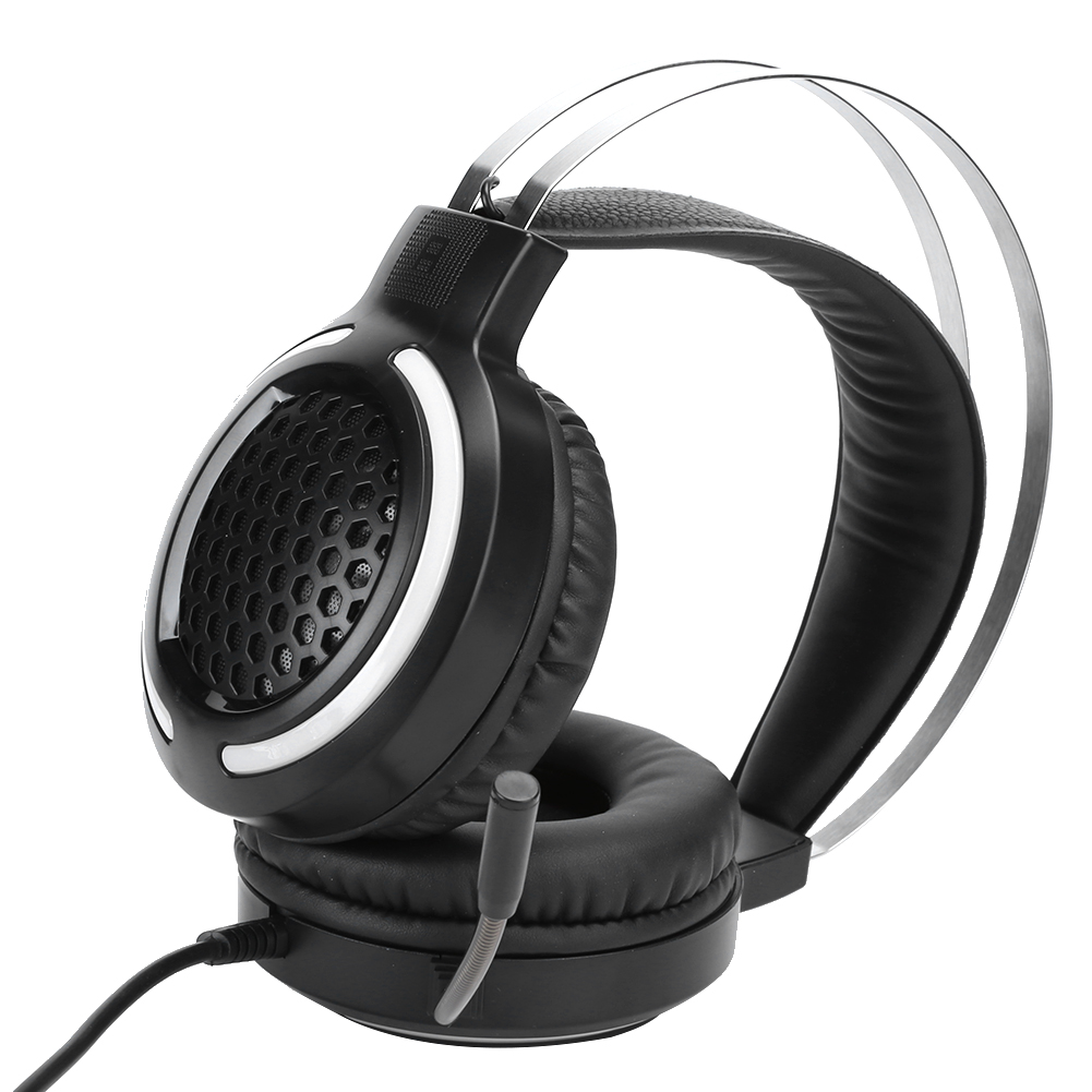 Schwarze Gaming-Kopfhörer mit silbernen Akzenten und Mikrofon. Die Ohrmuscheln haben ein Mesh-Design. Ein Kabel verbindet die Kopfhörer.