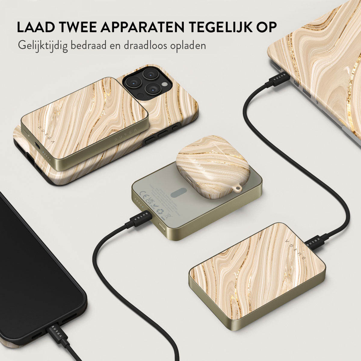 L'image montre téléphone, chargeur et accessoires avec un motif marbre. Appareils connectés avec câbles.
