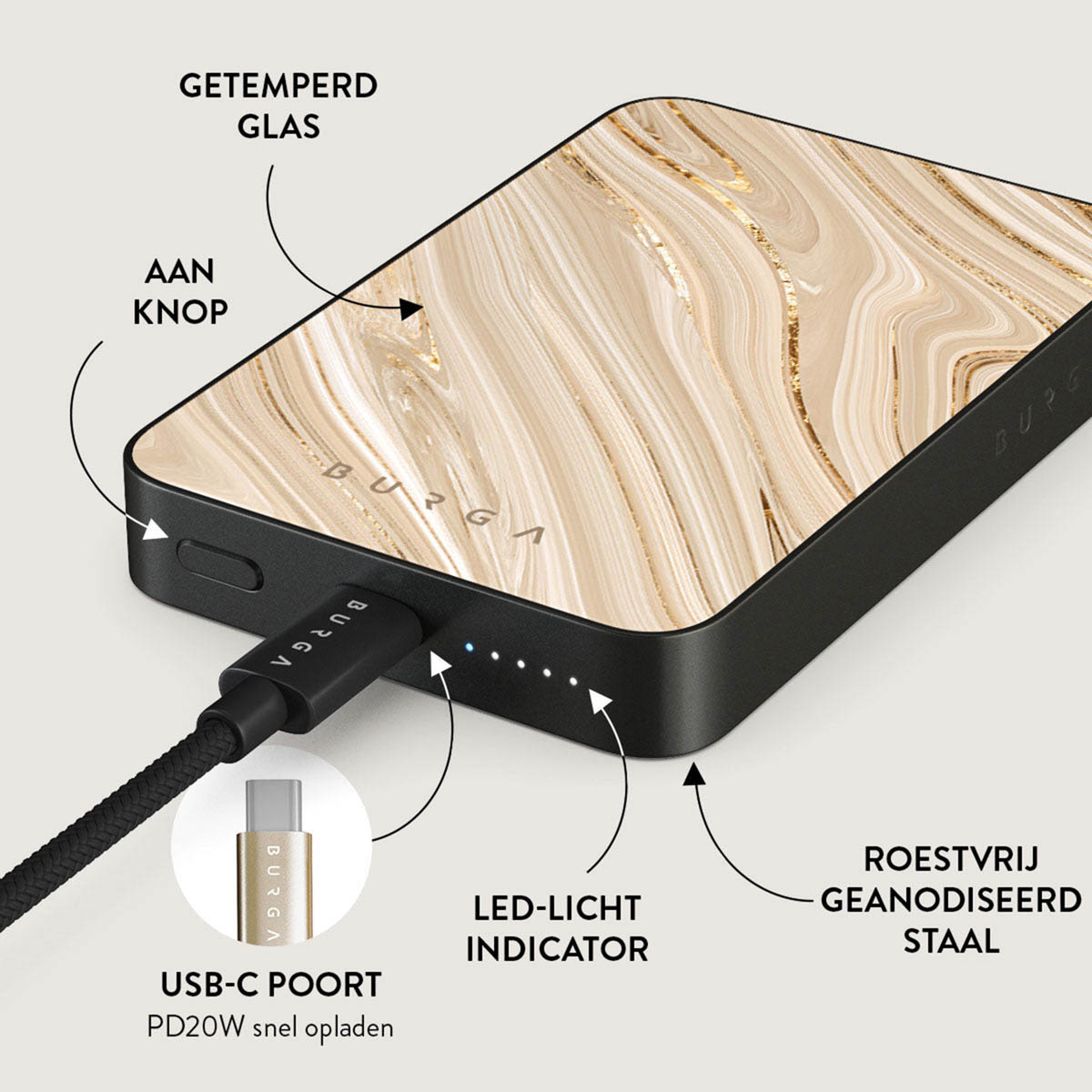 Une batterie externe avec un design marbré, connectée via USB-C. Elle a un indicateur LED et des éléments en acier inoxydable.