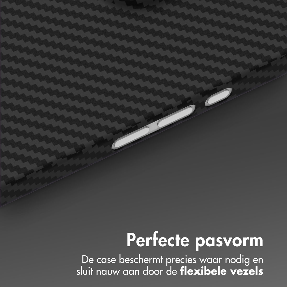 Close-up van een zwarte telefoonhoes met witte knoppen op een grijze achtergrond. Tekst: 'Perfecte pasvorm'.